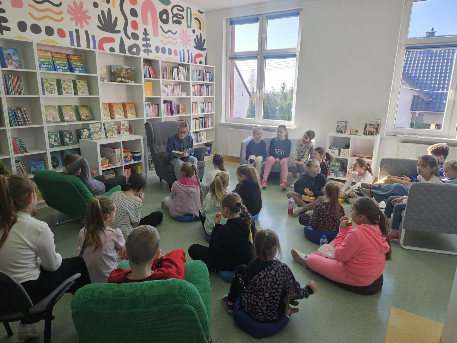 Zdjęcie w galerii na portalu naszraciborz.pl: Reaktywacja biblioteki w ZSP w Rudniku zakończona sukcesem wiadomości z regionu