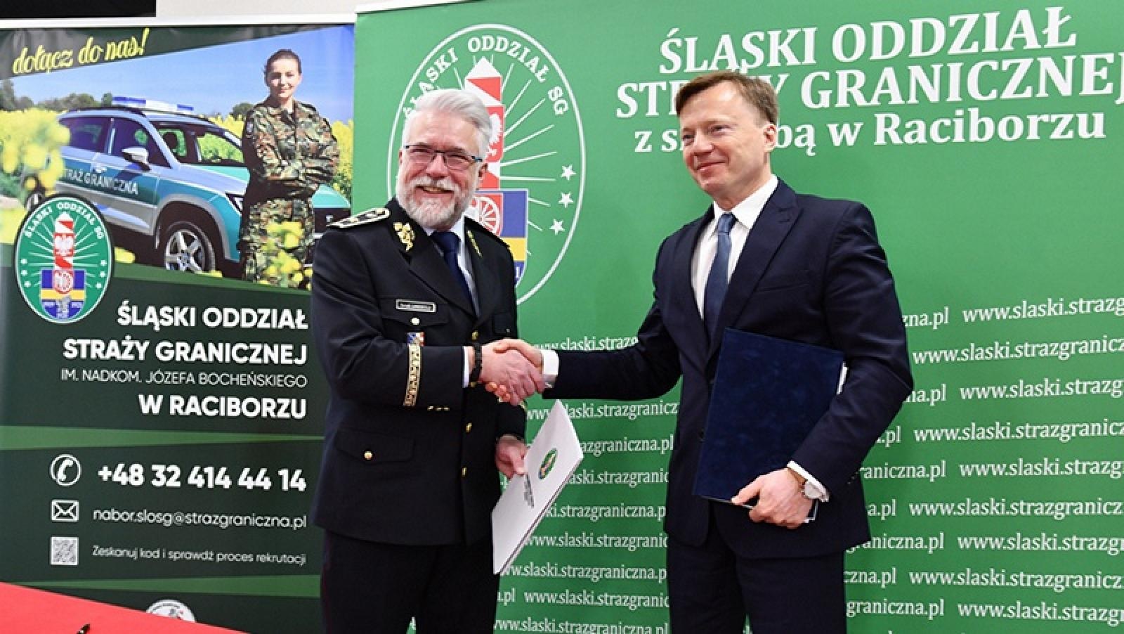 Zdjęcie w galerii na portalu naszraciborz.pl: Polsko-czeskie spotkanie pełnomocników granicznych na zamku wiadomości z regionu