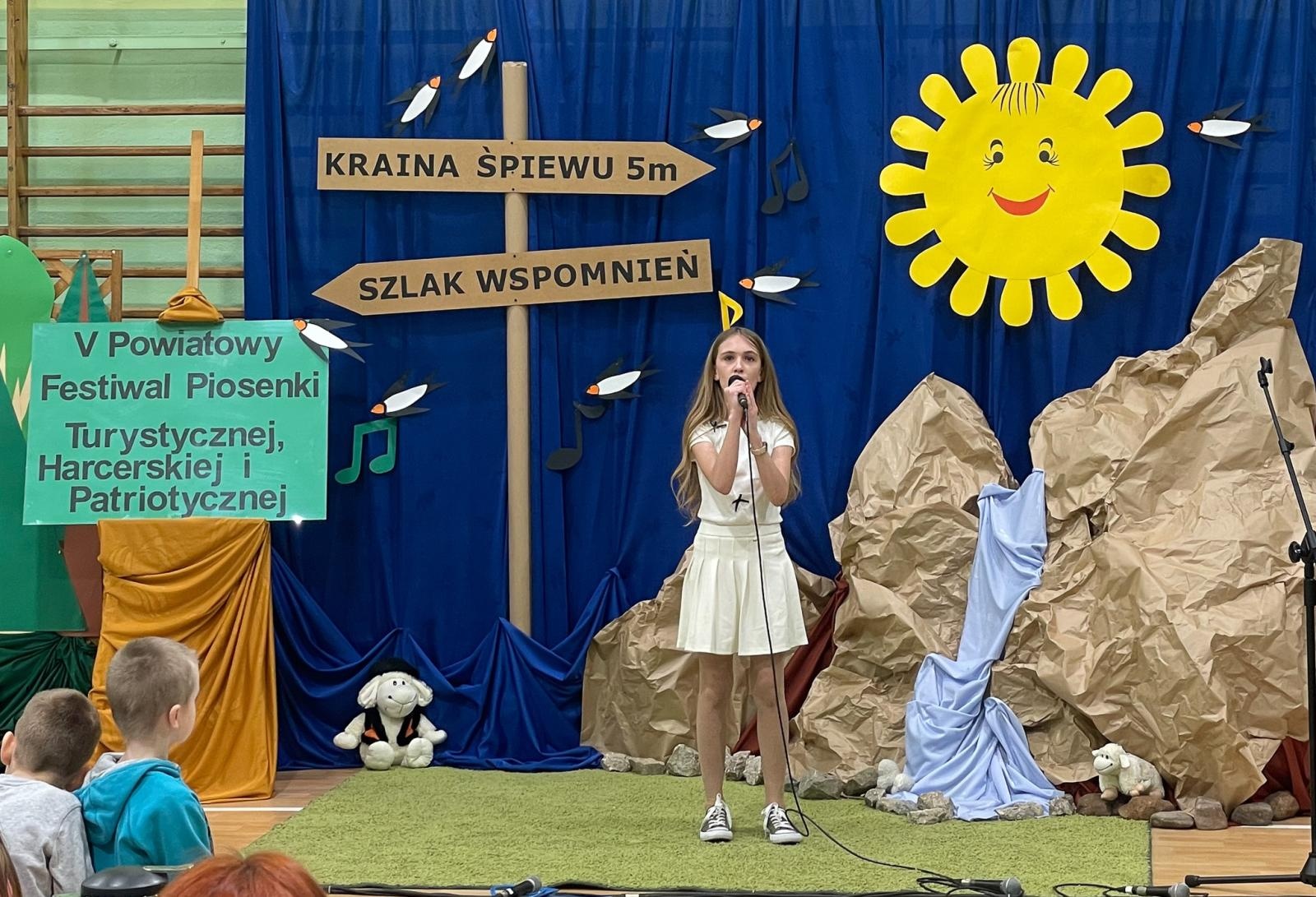 Zdjęcie w galerii na portalu naszraciborz.pl: Piosenka turystyczna, patriotyczna i harcerska zagościła w szkole w Krzanowicach [FOTO i WIDEO] wiadomości z regionu