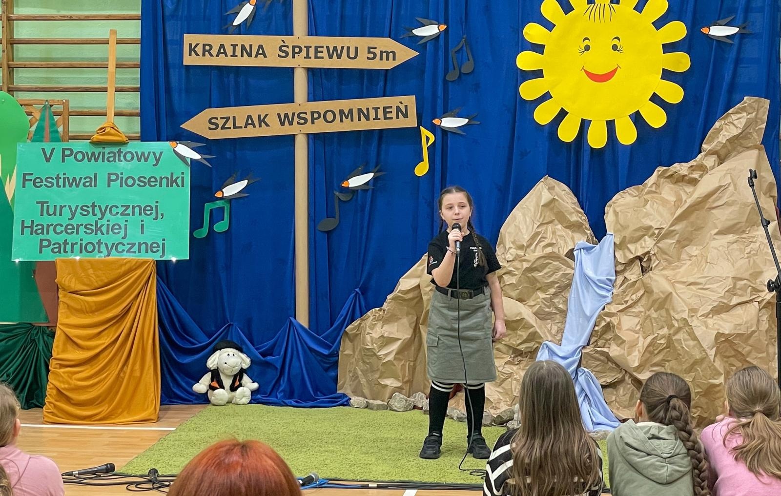 Zdjęcie w galerii na portalu naszraciborz.pl: Piosenka turystyczna, patriotyczna i harcerska zagościła w szkole w Krzanowicach [FOTO i WIDEO] wiadomości z regionu