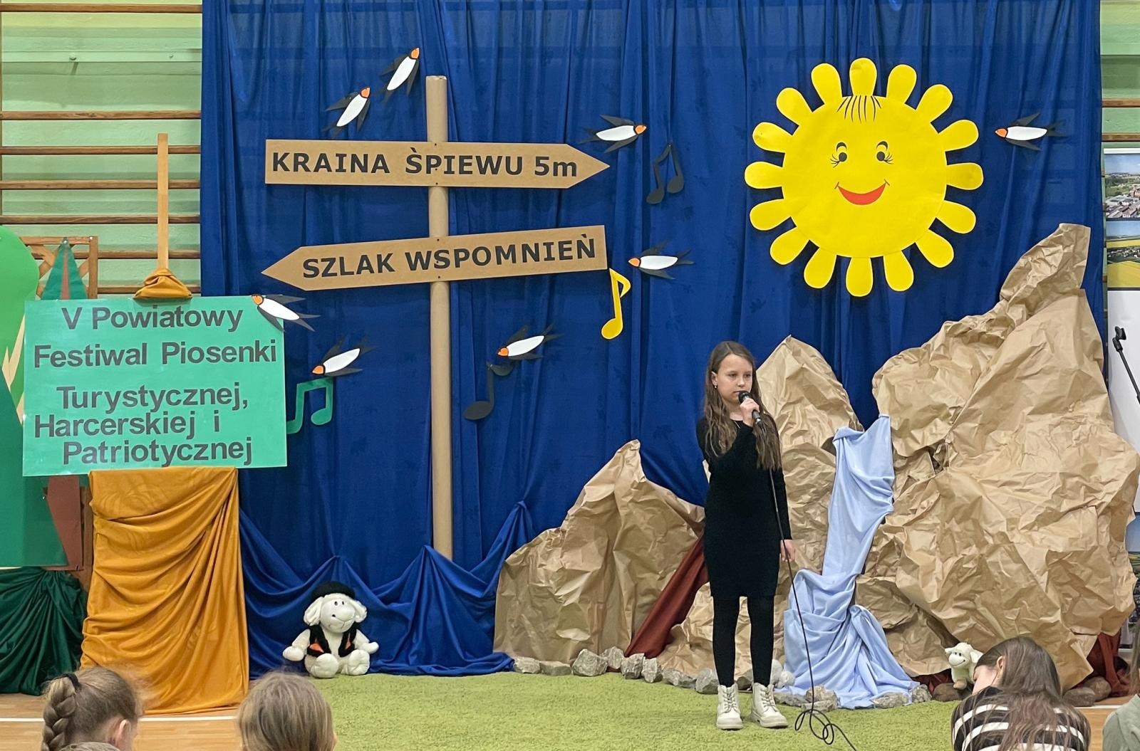 Zdjęcie w galerii na portalu naszraciborz.pl: Piosenka turystyczna, patriotyczna i harcerska zagościła w szkole w Krzanowicach [FOTO i WIDEO] wiadomości z regionu