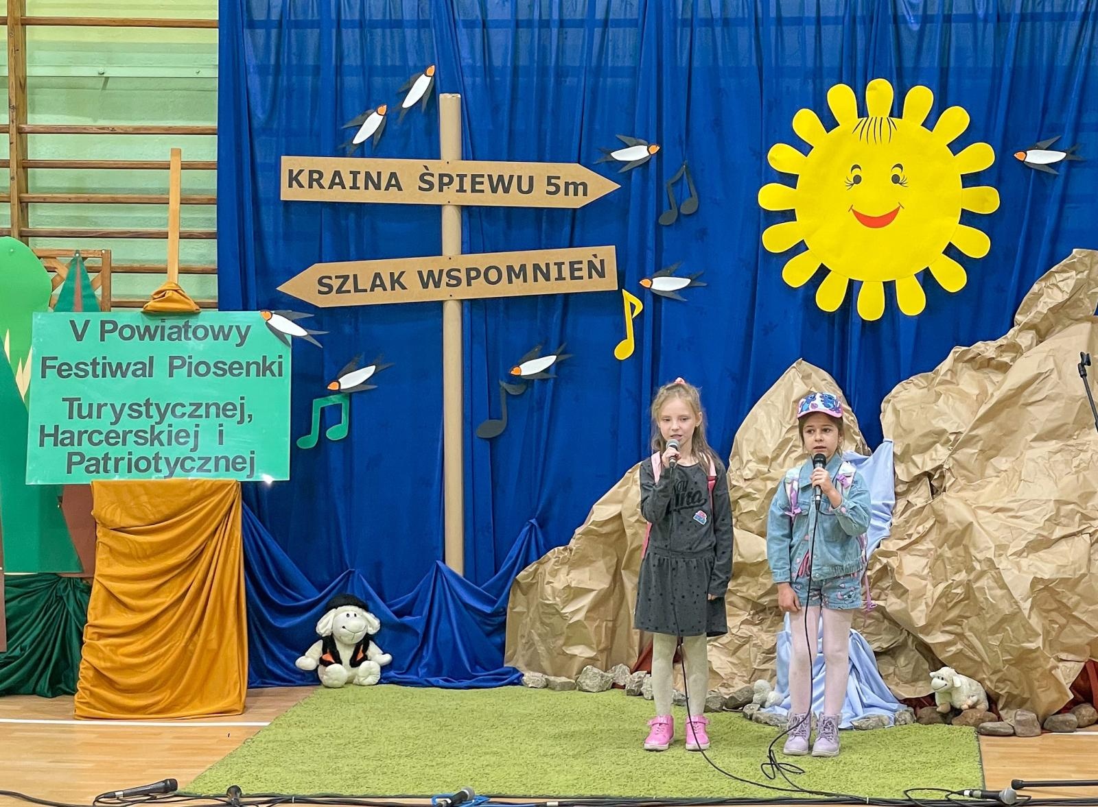 Zdjęcie w galerii na portalu naszraciborz.pl: Piosenka turystyczna, patriotyczna i harcerska zagościła w szkole w Krzanowicach [FOTO i WIDEO] wiadomości z regionu