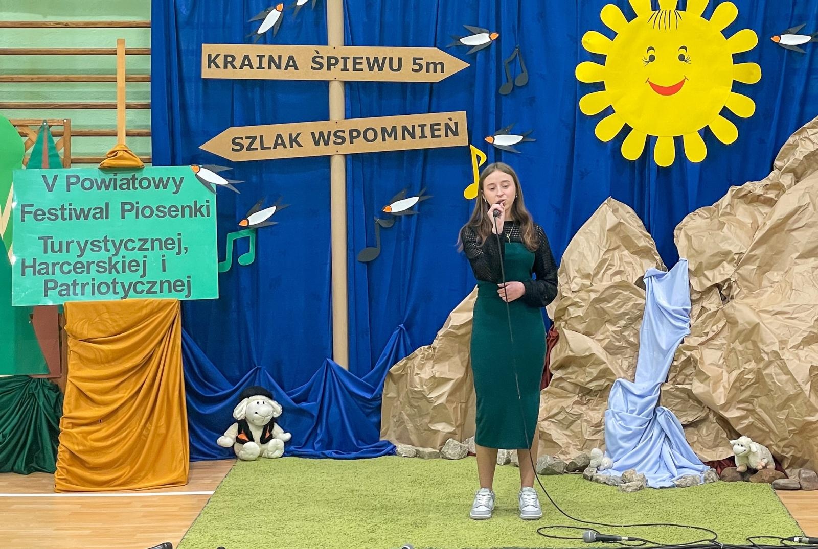 Zdjęcie w galerii na portalu naszraciborz.pl: Piosenka turystyczna, patriotyczna i harcerska zagościła w szkole w Krzanowicach [FOTO i WIDEO] wiadomości z regionu