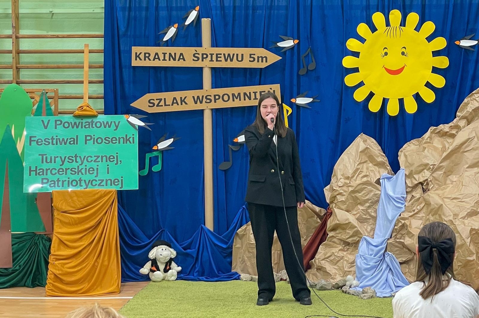 Zdjęcie w galerii na portalu naszraciborz.pl: Piosenka turystyczna, patriotyczna i harcerska zagościła w szkole w Krzanowicach [FOTO i WIDEO] wiadomości z regionu