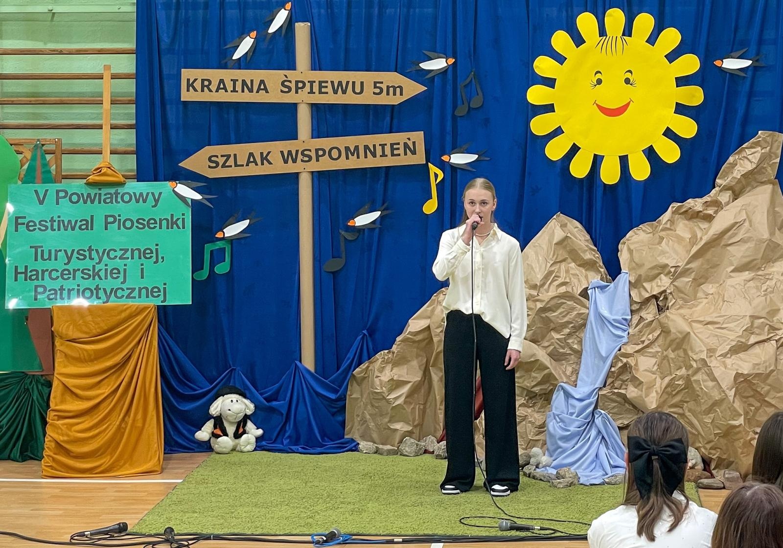 Zdjęcie w galerii na portalu naszraciborz.pl: Piosenka turystyczna, patriotyczna i harcerska zagościła w szkole w Krzanowicach [FOTO i WIDEO] wiadomości z regionu