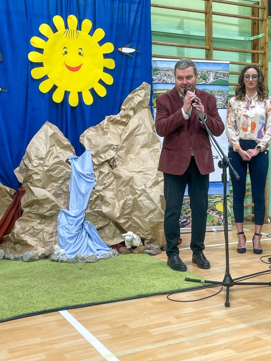 Zdjęcie w galerii na portalu naszraciborz.pl: Piosenka turystyczna, patriotyczna i harcerska zagościła w szkole w Krzanowicach [FOTO i WIDEO] wiadomości z regionu