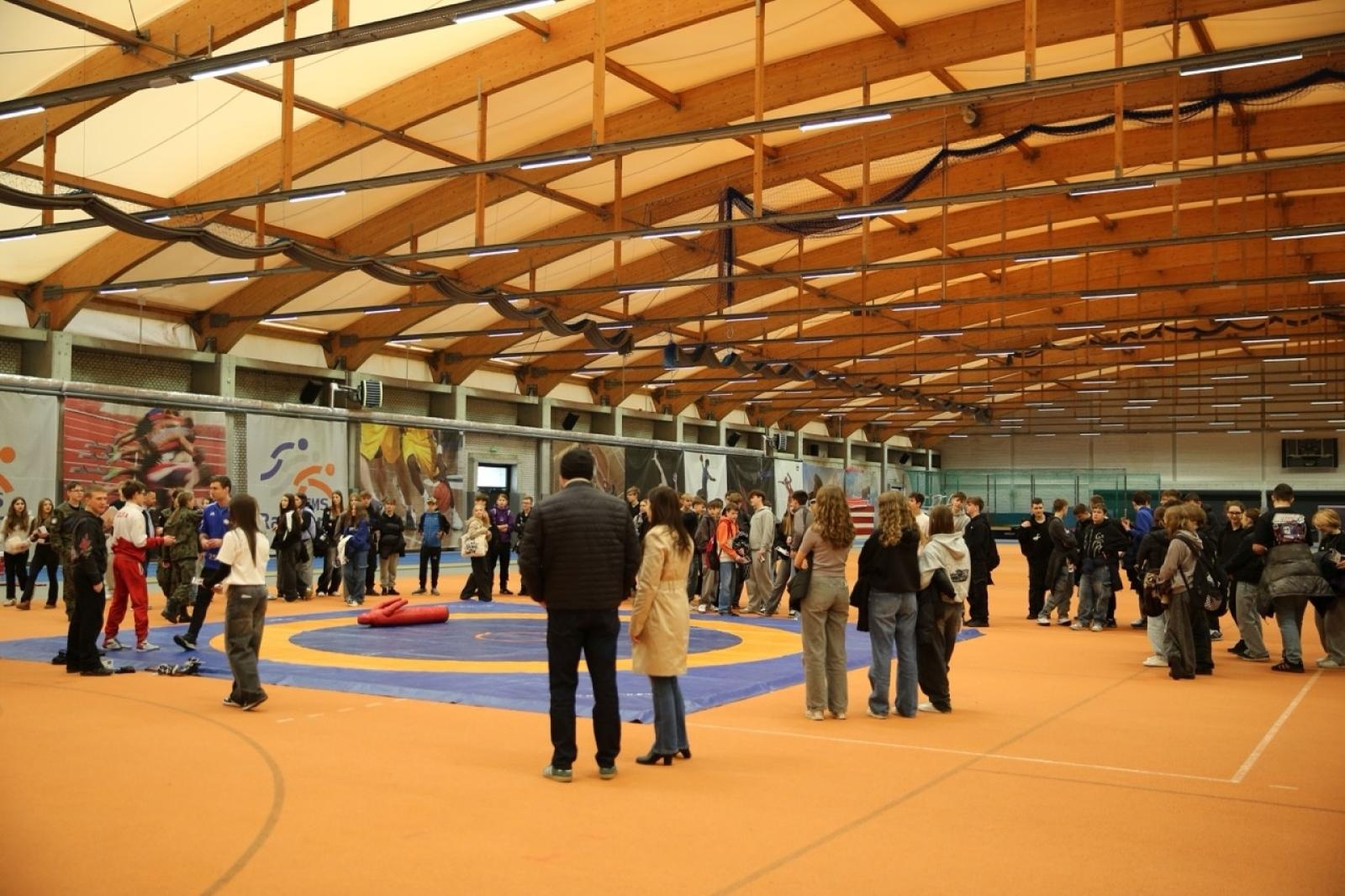 Zdjęcie w galerii na portalu naszraciborz.pl: Dzień Otwarty w ZSOMS Racibórz – Ogromne zainteresowanie ósmoklasistów wiadomości z regionu