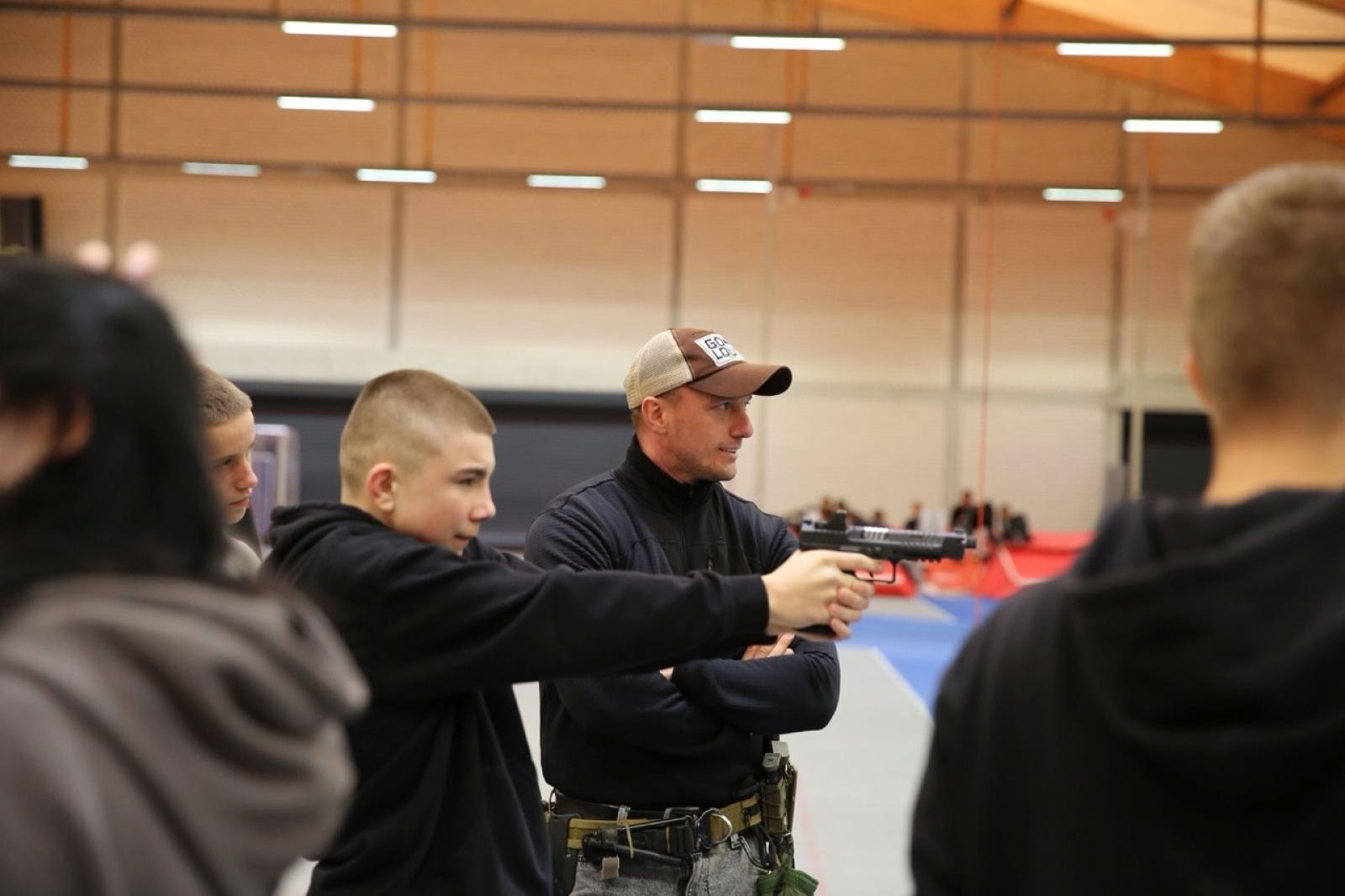 Zdjęcie w galerii na portalu naszraciborz.pl: Dzień Otwarty w ZSOMS Racibórz – Ogromne zainteresowanie ósmoklasistów wiadomości z regionu