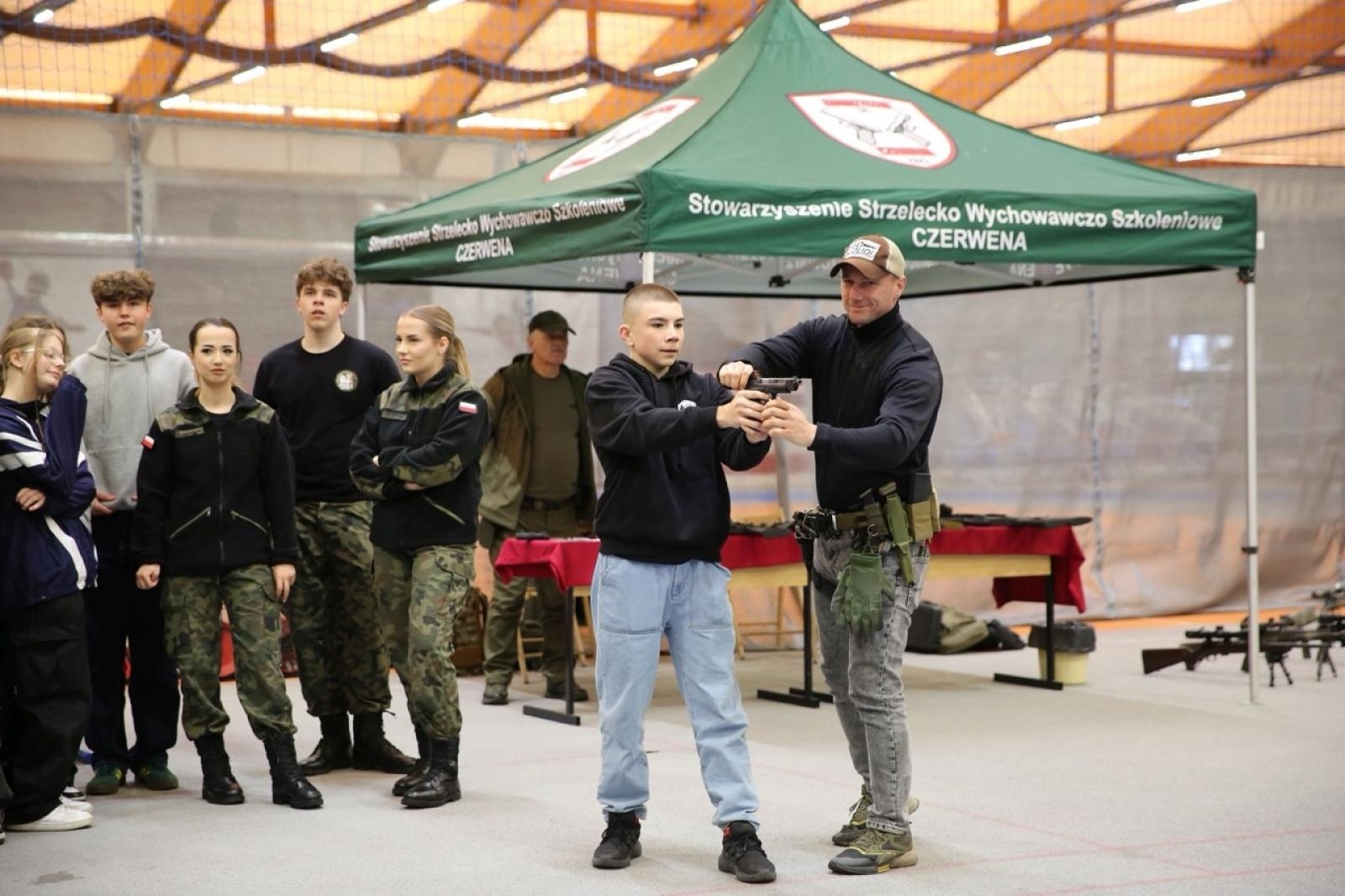 Zdjęcie w galerii na portalu naszraciborz.pl: Dzień Otwarty w ZSOMS Racibórz – Ogromne zainteresowanie ósmoklasistów wiadomości z regionu