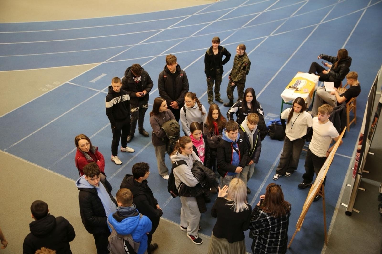 Zdjęcie w galerii na portalu naszraciborz.pl: Dzień Otwarty w ZSOMS Racibórz – Ogromne zainteresowanie ósmoklasistów wiadomości z regionu