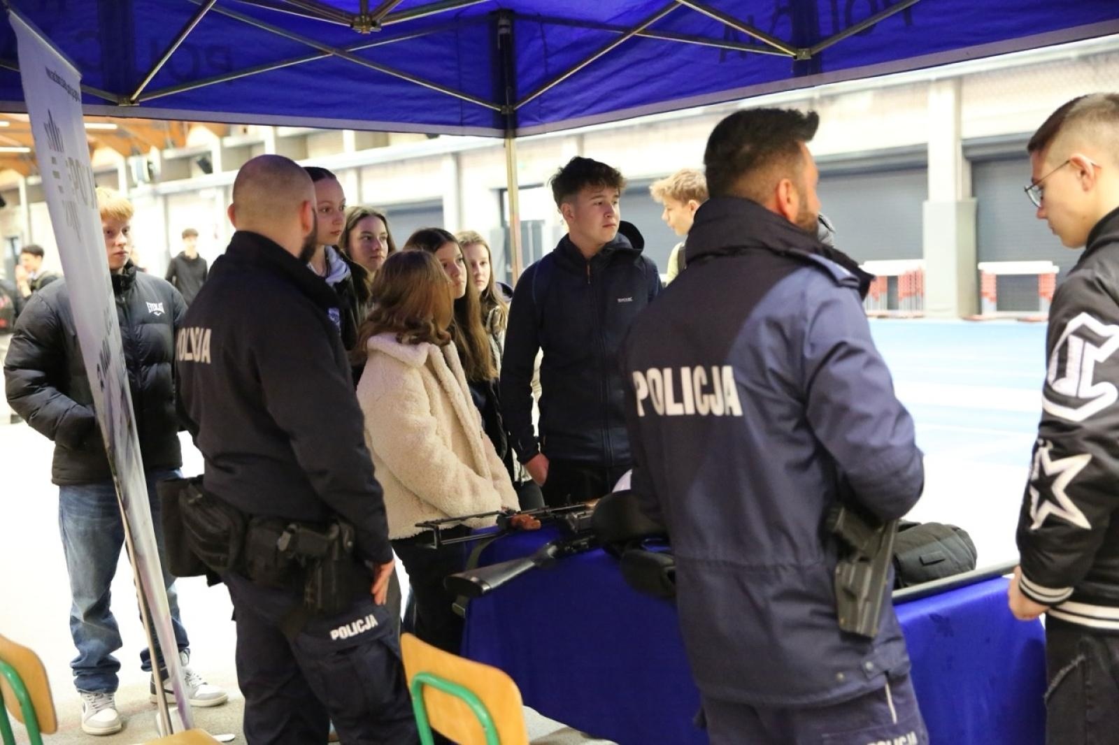 Zdjęcie w galerii na portalu naszraciborz.pl: Dzień Otwarty w ZSOMS Racibórz – Ogromne zainteresowanie ósmoklasistów wiadomości z regionu