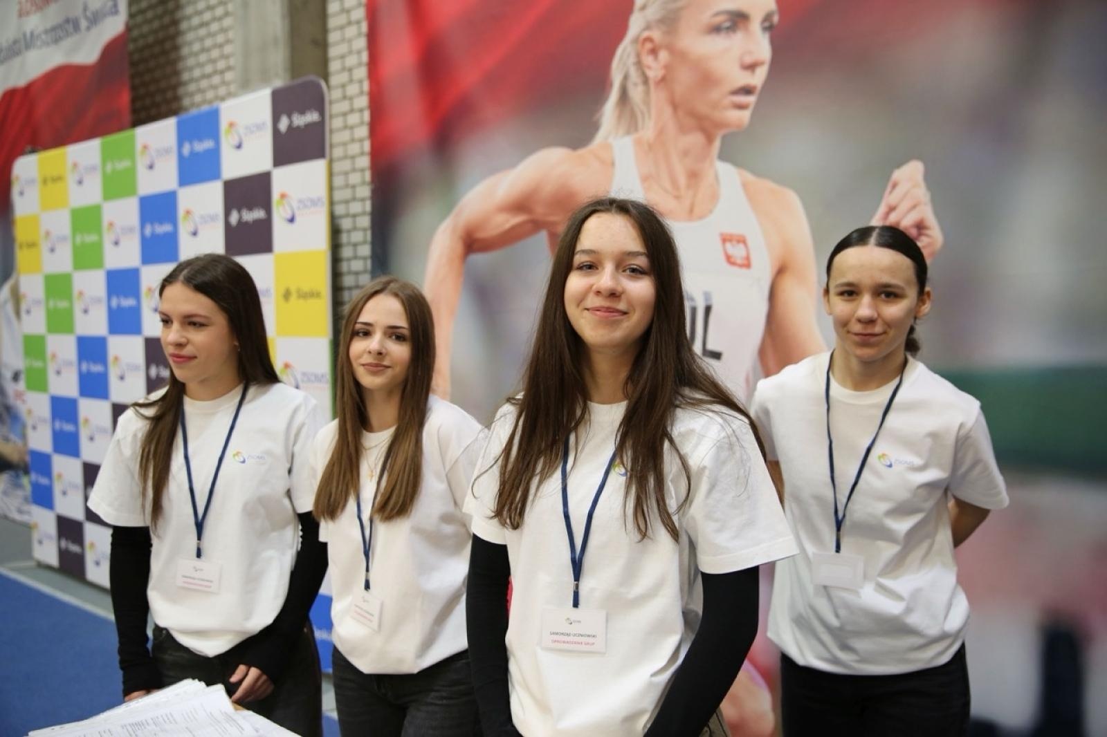 Zdjęcie w galerii na portalu naszraciborz.pl: Dzień Otwarty w ZSOMS Racibórz – Ogromne zainteresowanie ósmoklasistów wiadomości z regionu