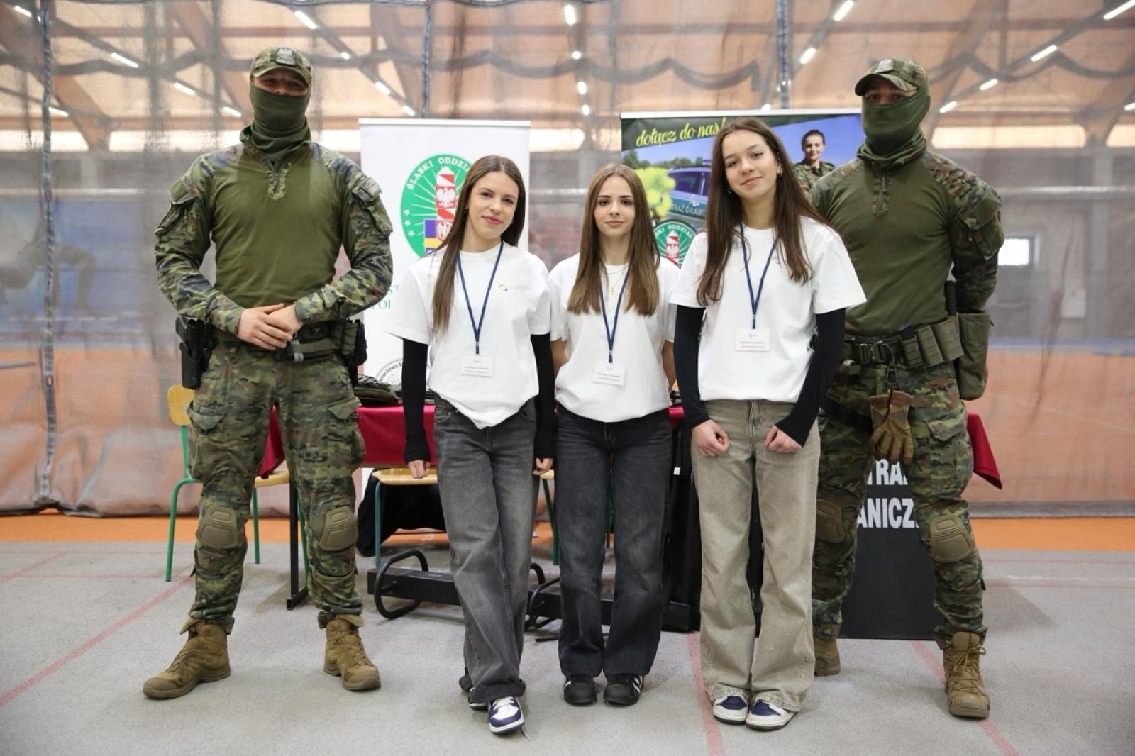 Zdjęcie w galerii na portalu naszraciborz.pl: Dzień Otwarty w ZSOMS Racibórz – Ogromne zainteresowanie ósmoklasistów wiadomości z regionu