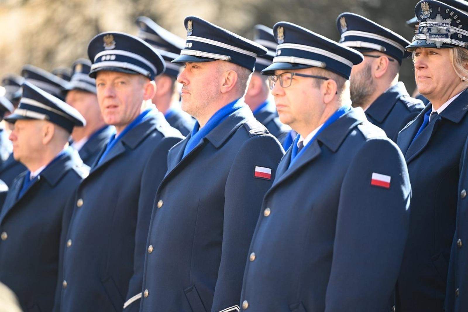 Zdjęcie w galerii na portalu naszraciborz.pl: Nowi policjanci złożyli rotę ślubowania  wiadomości z regionu