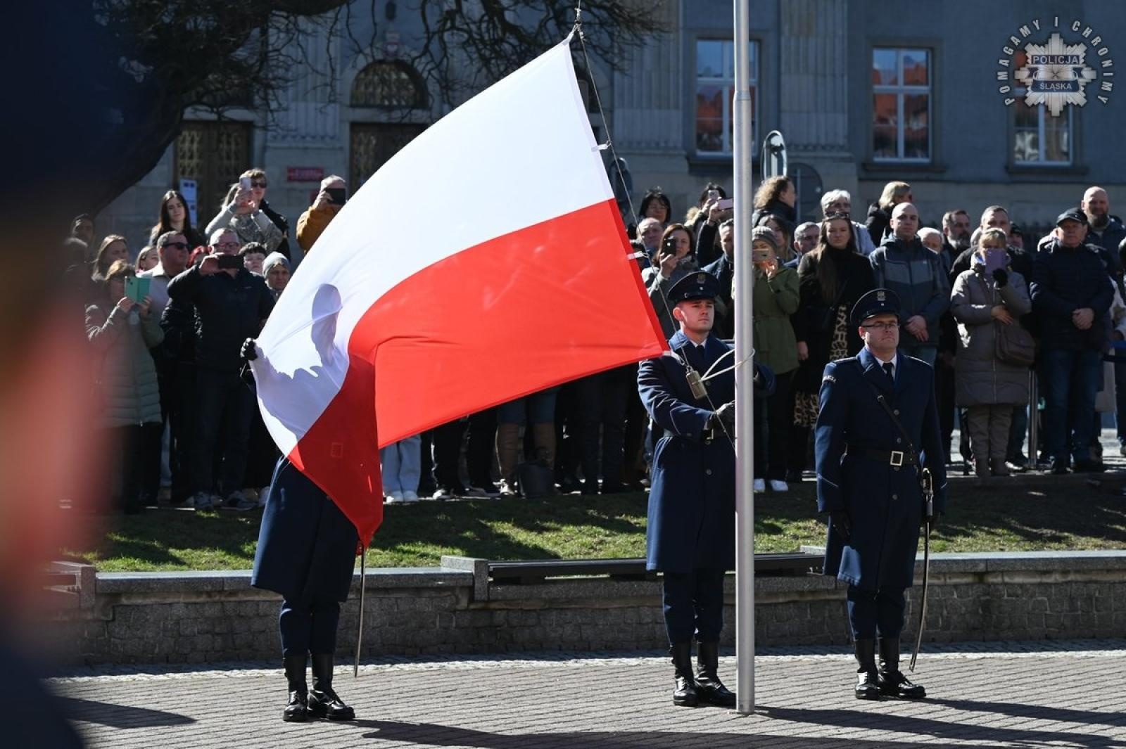 Zdjęcie w galerii na portalu naszraciborz.pl: Nowi policjanci złożyli rotę ślubowania  wiadomości z regionu