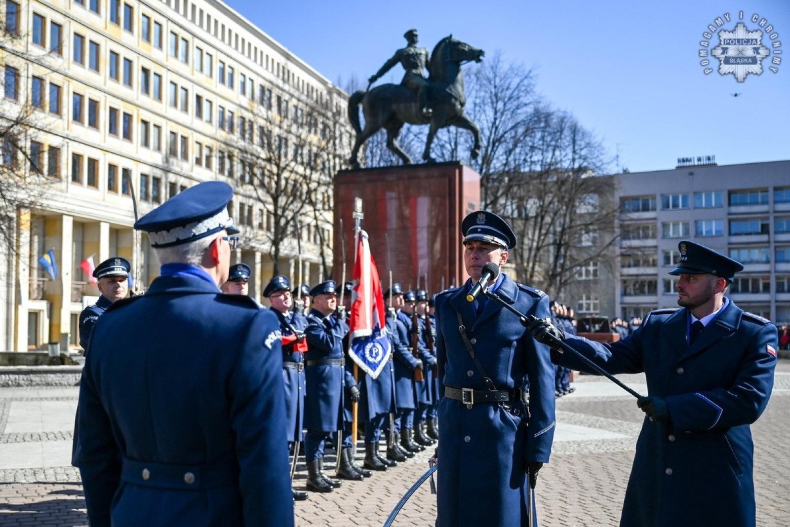 Zdjęcie w galerii na portalu naszraciborz.pl: Nowi policjanci złożyli rotę ślubowania  wiadomości z regionu