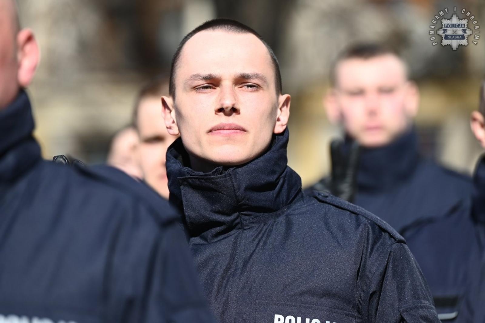 Zdjęcie w galerii na portalu naszraciborz.pl: Nowi policjanci złożyli rotę ślubowania  wiadomości z regionu