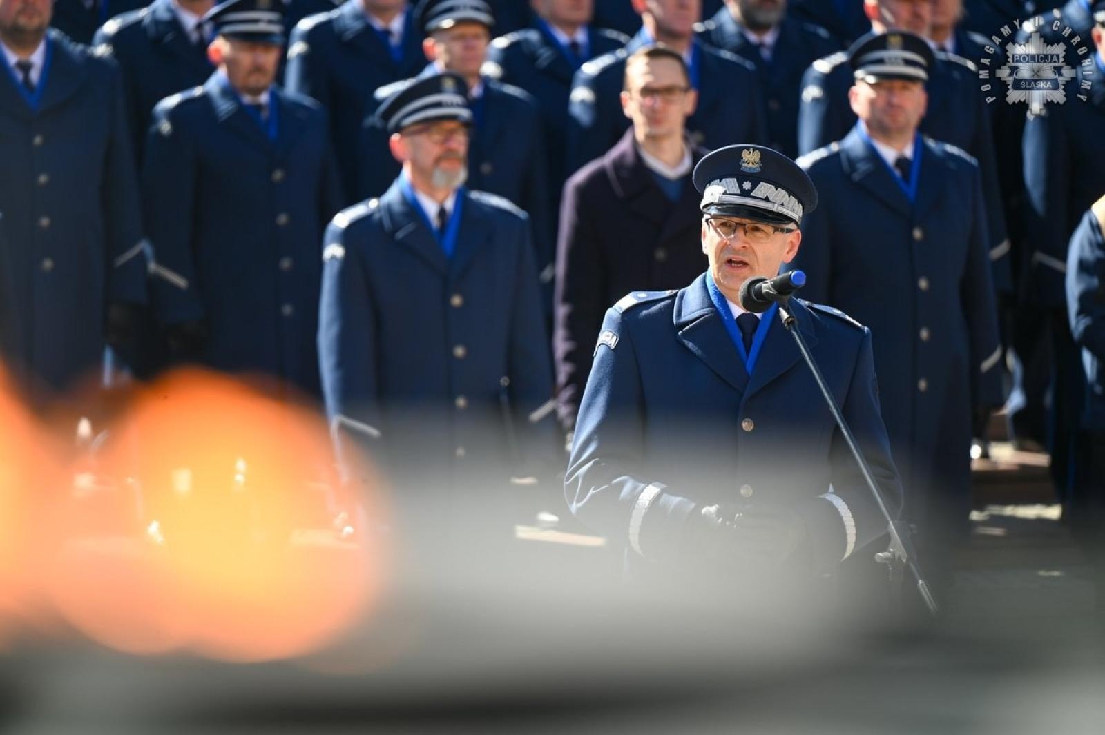 Zdjęcie w galerii na portalu naszraciborz.pl: Nowi policjanci złożyli rotę ślubowania  wiadomości z regionu