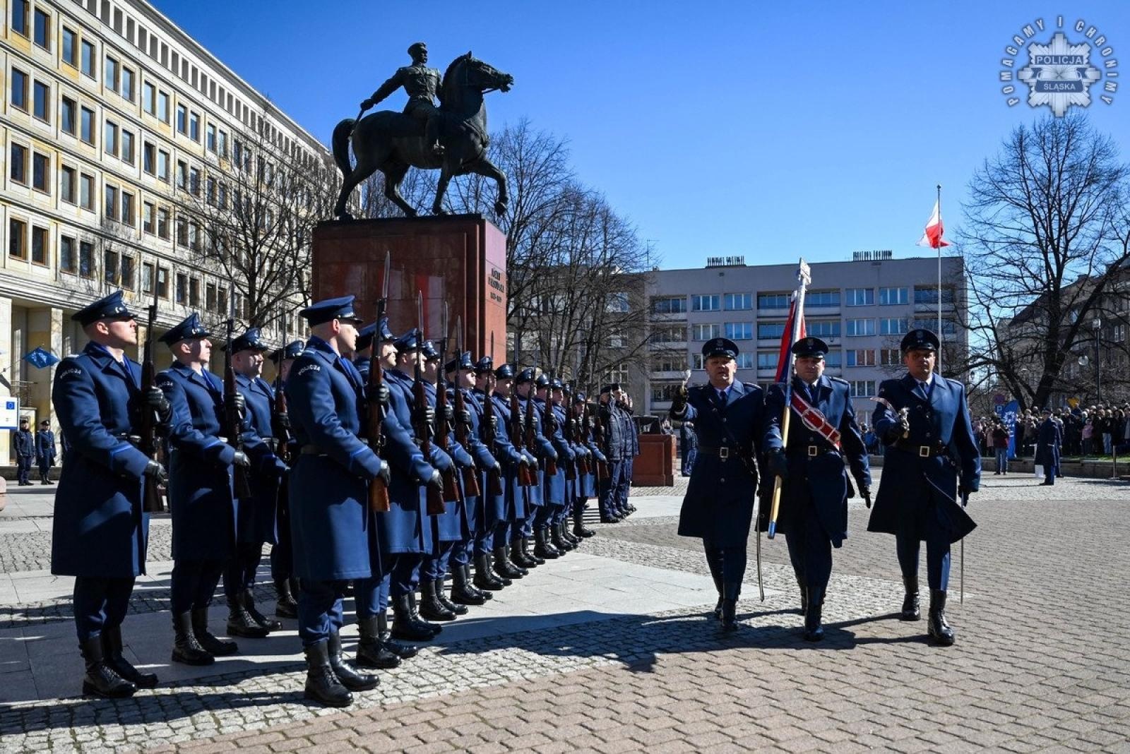 Zdjęcie w galerii na portalu naszraciborz.pl: Nowi policjanci złożyli rotę ślubowania  wiadomości z regionu