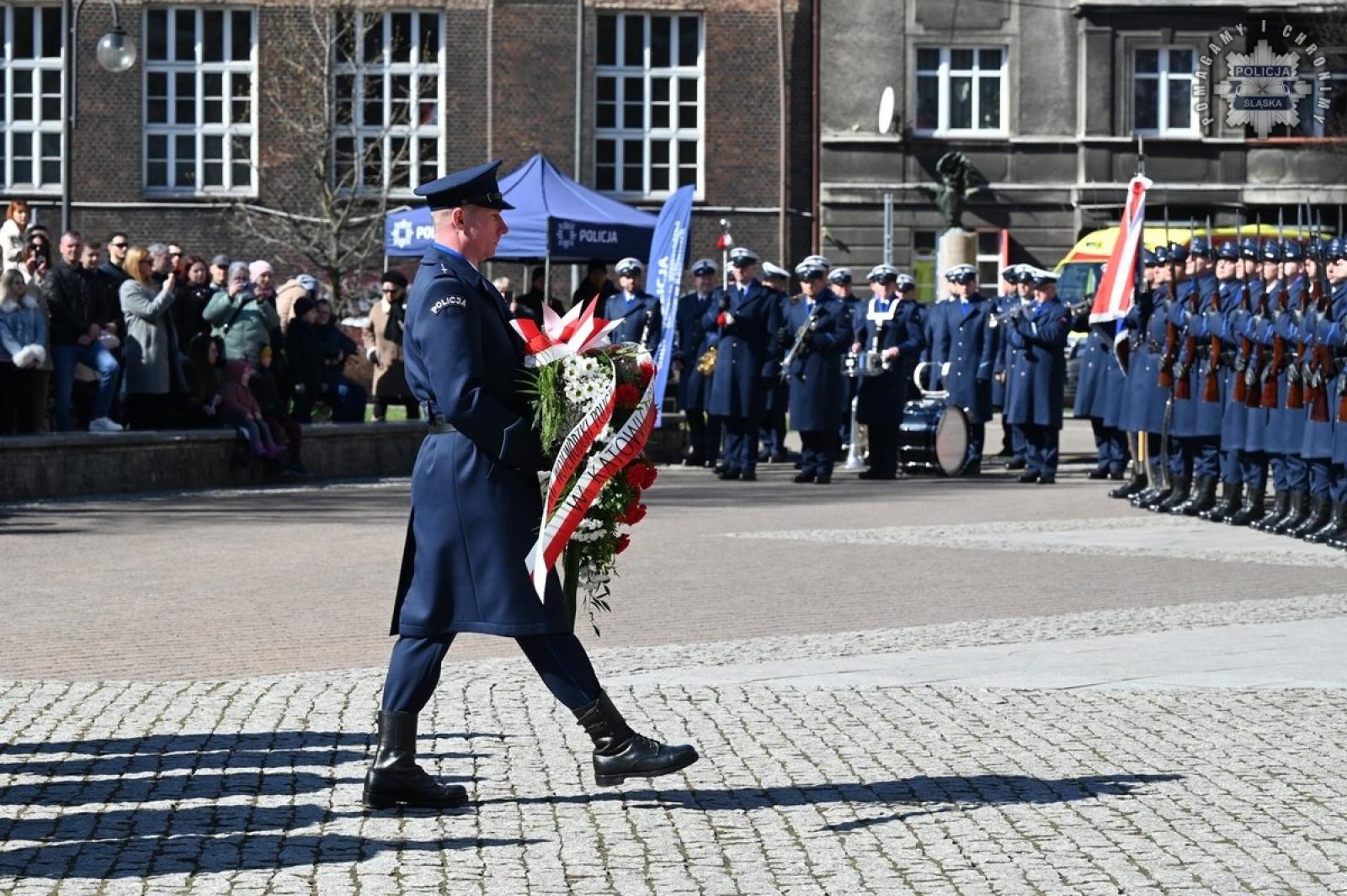 Zdjęcie w galerii na portalu naszraciborz.pl: Nowi policjanci złożyli rotę ślubowania  wiadomości z regionu