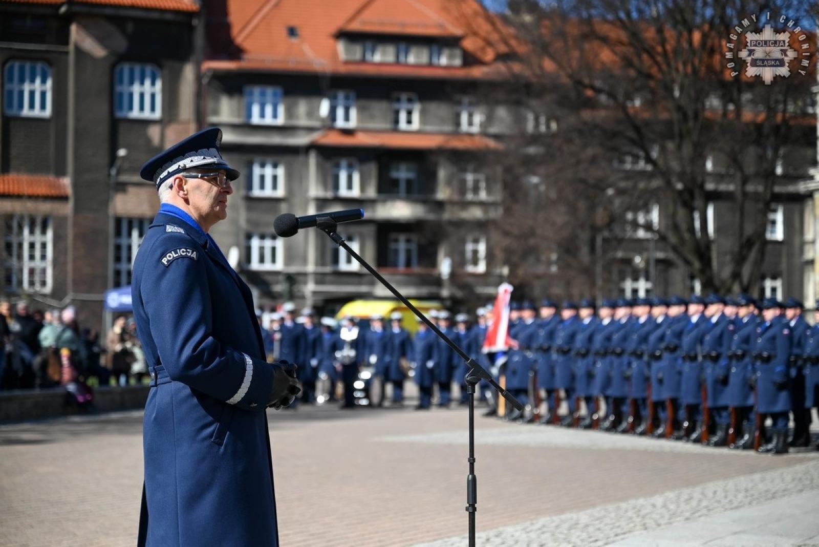 Zdjęcie w galerii na portalu naszraciborz.pl: Nowi policjanci złożyli rotę ślubowania  wiadomości z regionu