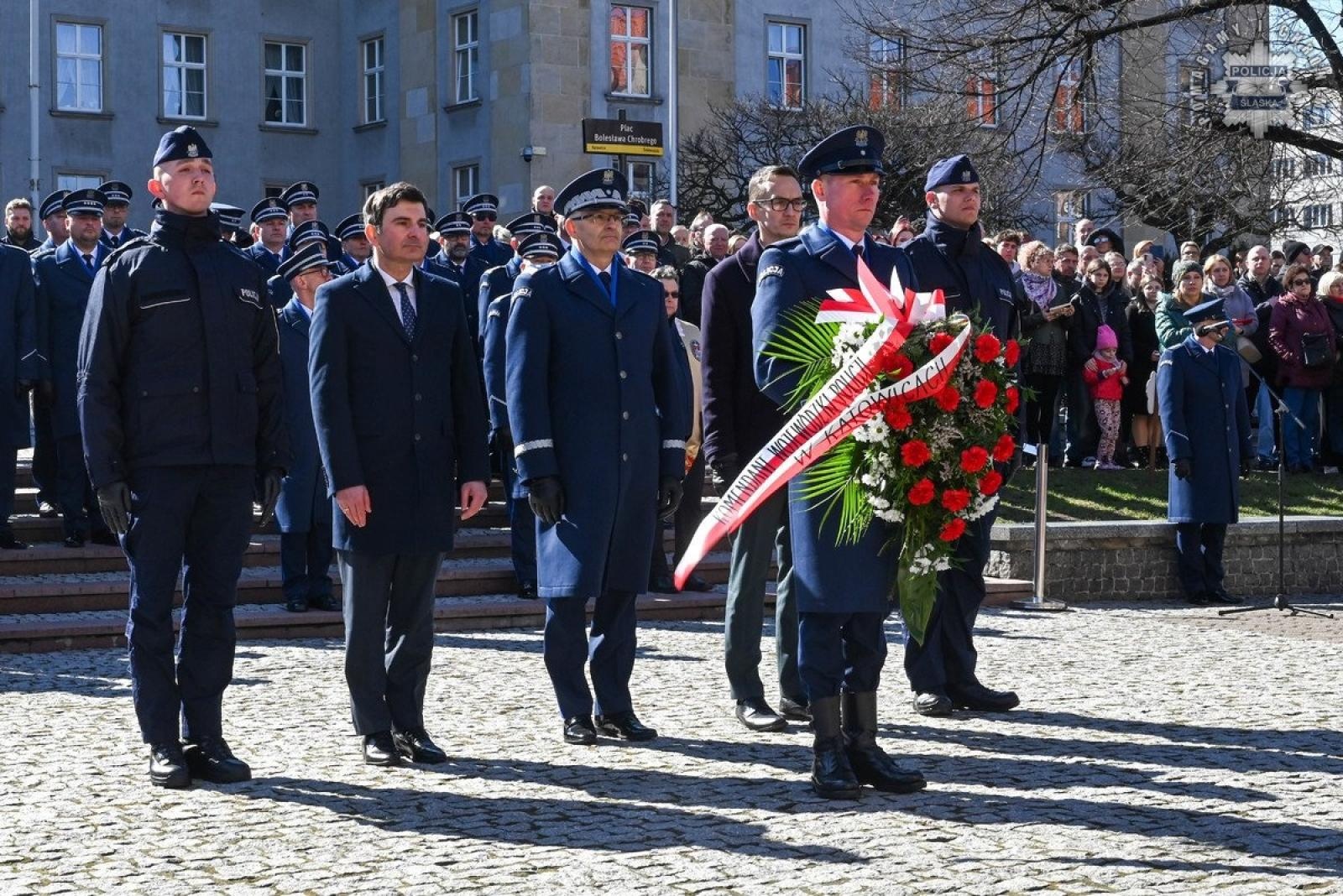 Zdjęcie w galerii na portalu naszraciborz.pl: Nowi policjanci złożyli rotę ślubowania  wiadomości z regionu