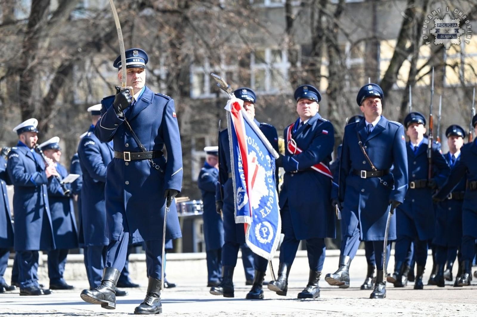 Zdjęcie w galerii na portalu naszraciborz.pl: Nowi policjanci złożyli rotę ślubowania  wiadomości z regionu