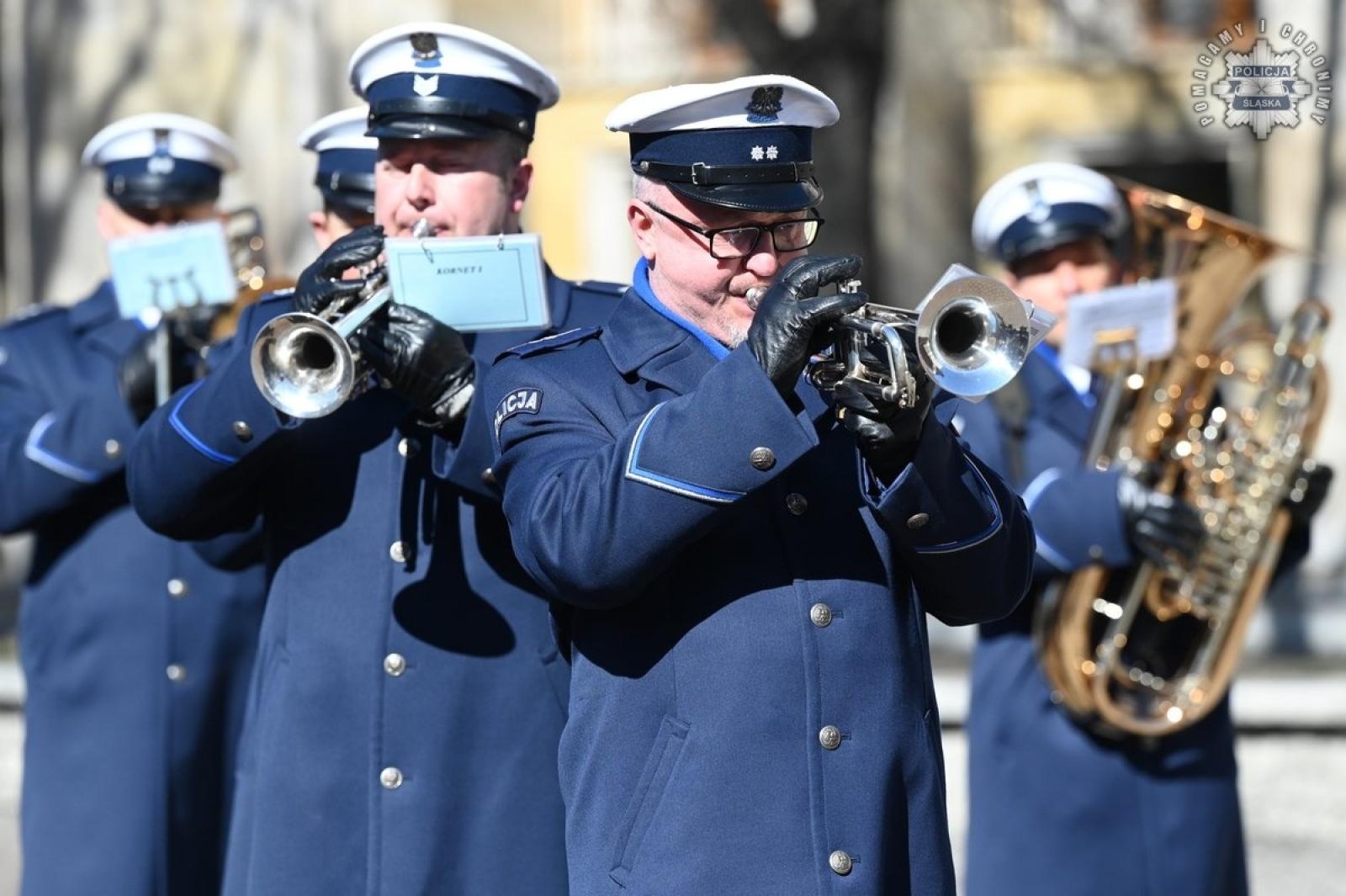 Zdjęcie w galerii na portalu naszraciborz.pl: Nowi policjanci złożyli rotę ślubowania  wiadomości z regionu