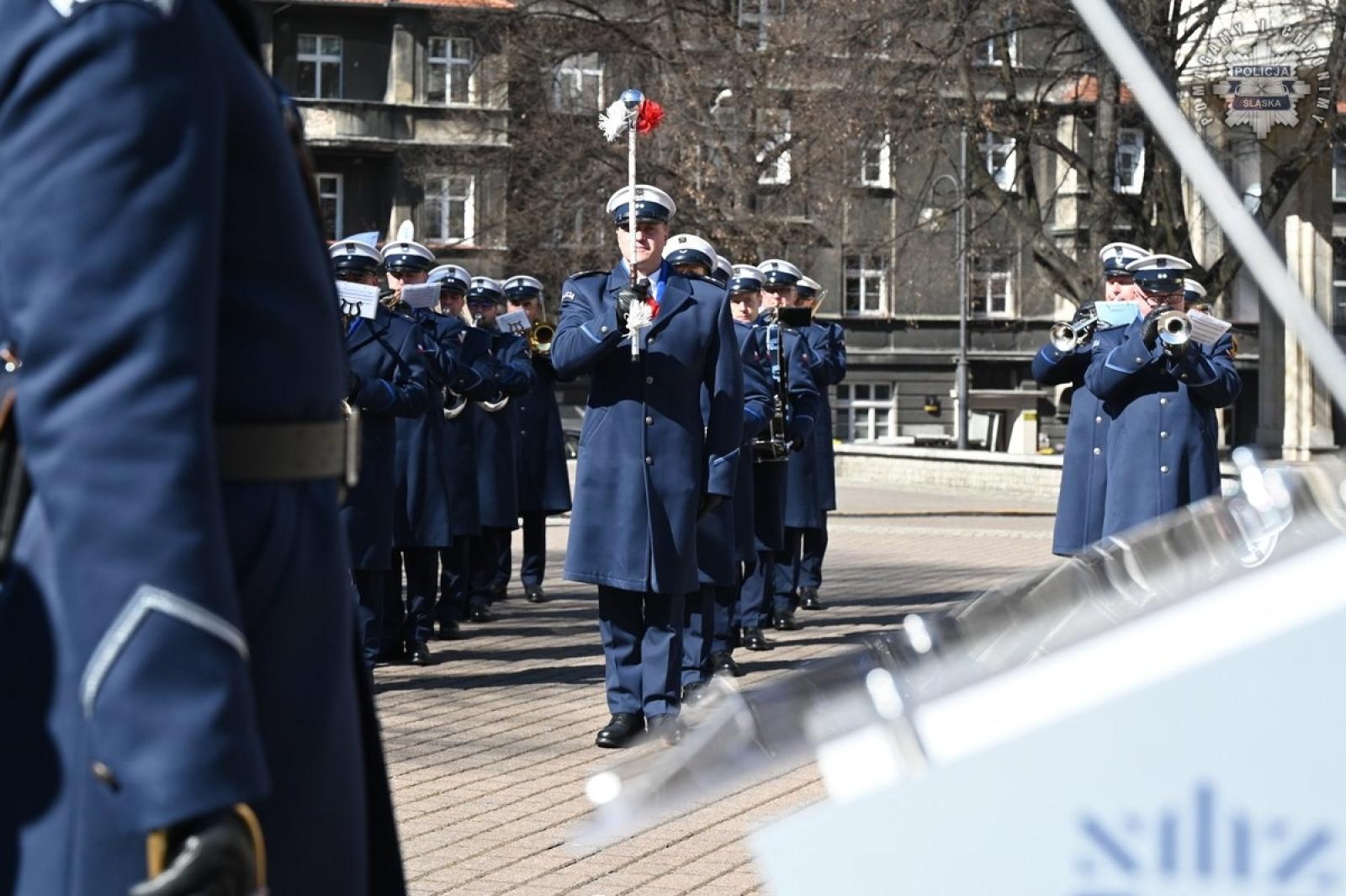 Zdjęcie w galerii na portalu naszraciborz.pl: Nowi policjanci złożyli rotę ślubowania  wiadomości z regionu
