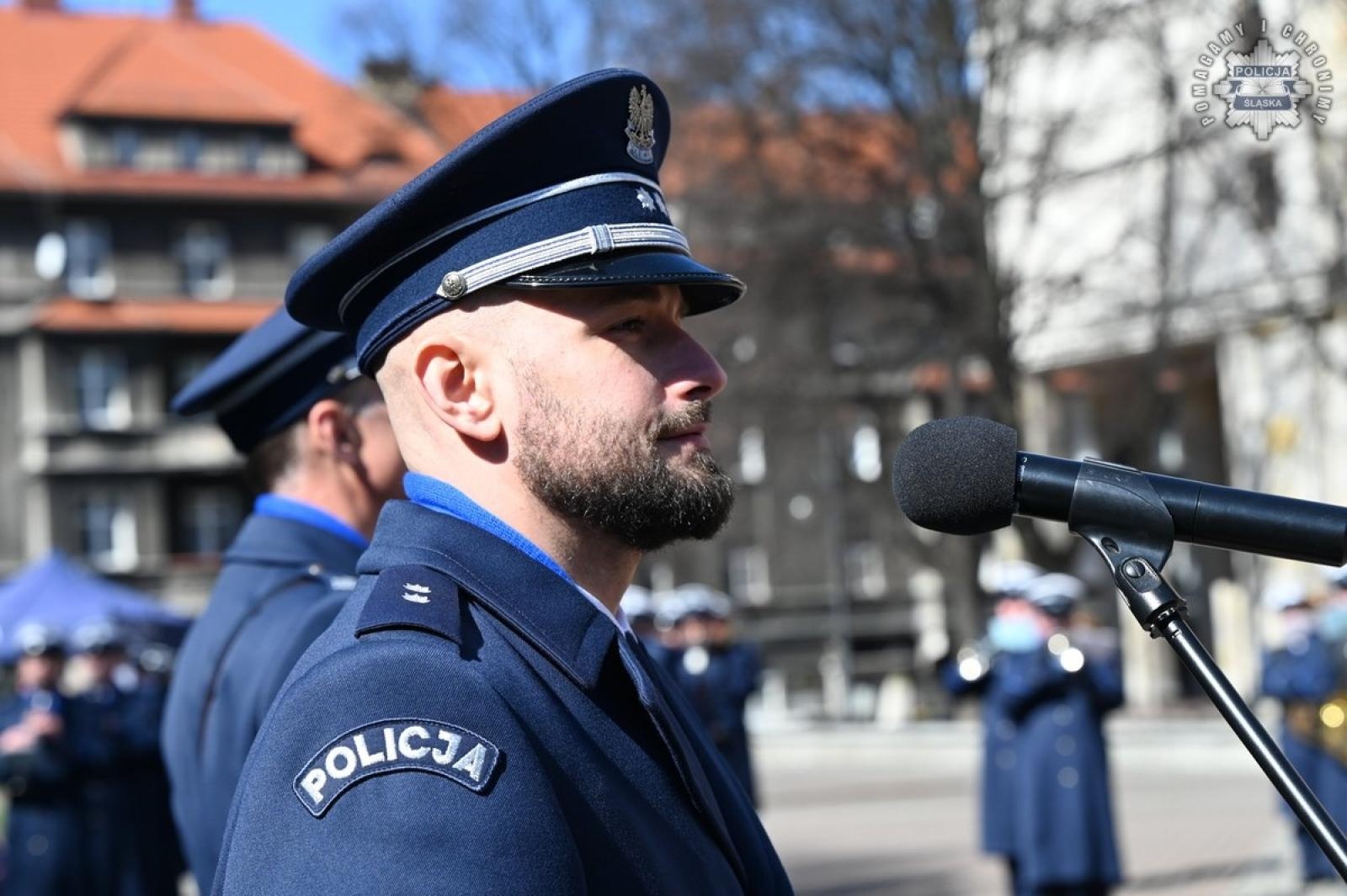 Zdjęcie w galerii na portalu naszraciborz.pl: Nowi policjanci złożyli rotę ślubowania  wiadomości z regionu