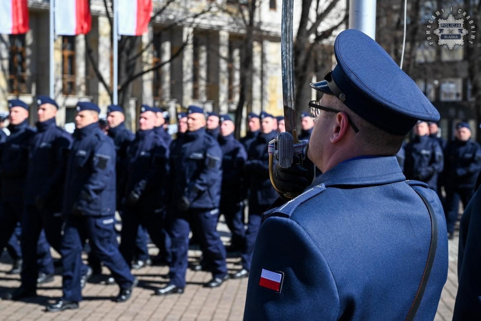 Zdjęcie w galerii na portalu naszraciborz.pl: Nowi policjanci złożyli rotę ślubowania  wiadomości z regionu