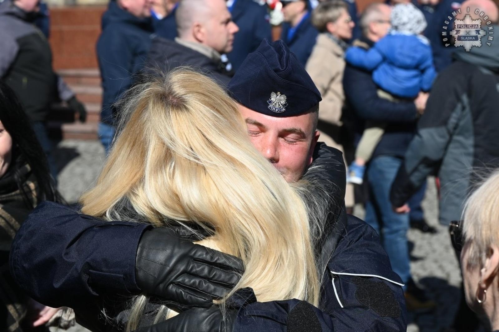 Zdjęcie w galerii na portalu naszraciborz.pl: Nowi policjanci złożyli rotę ślubowania  wiadomości z regionu
