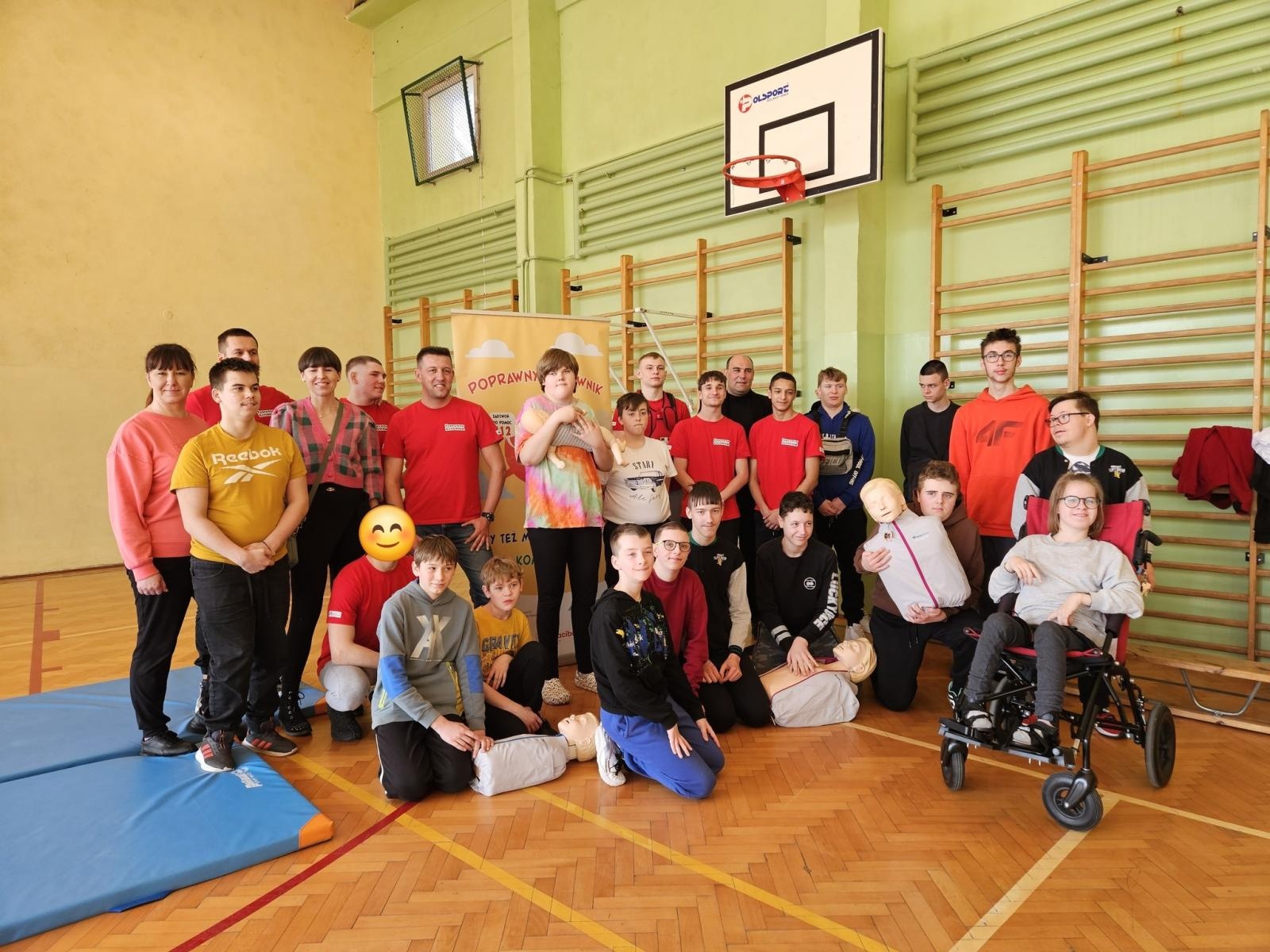 Zdjęcie w galerii na portalu naszraciborz.pl: Warsztaty Poprawny ratownik w Zespole Szkół Specjalnych w Raciborzu wiadomości z regionu