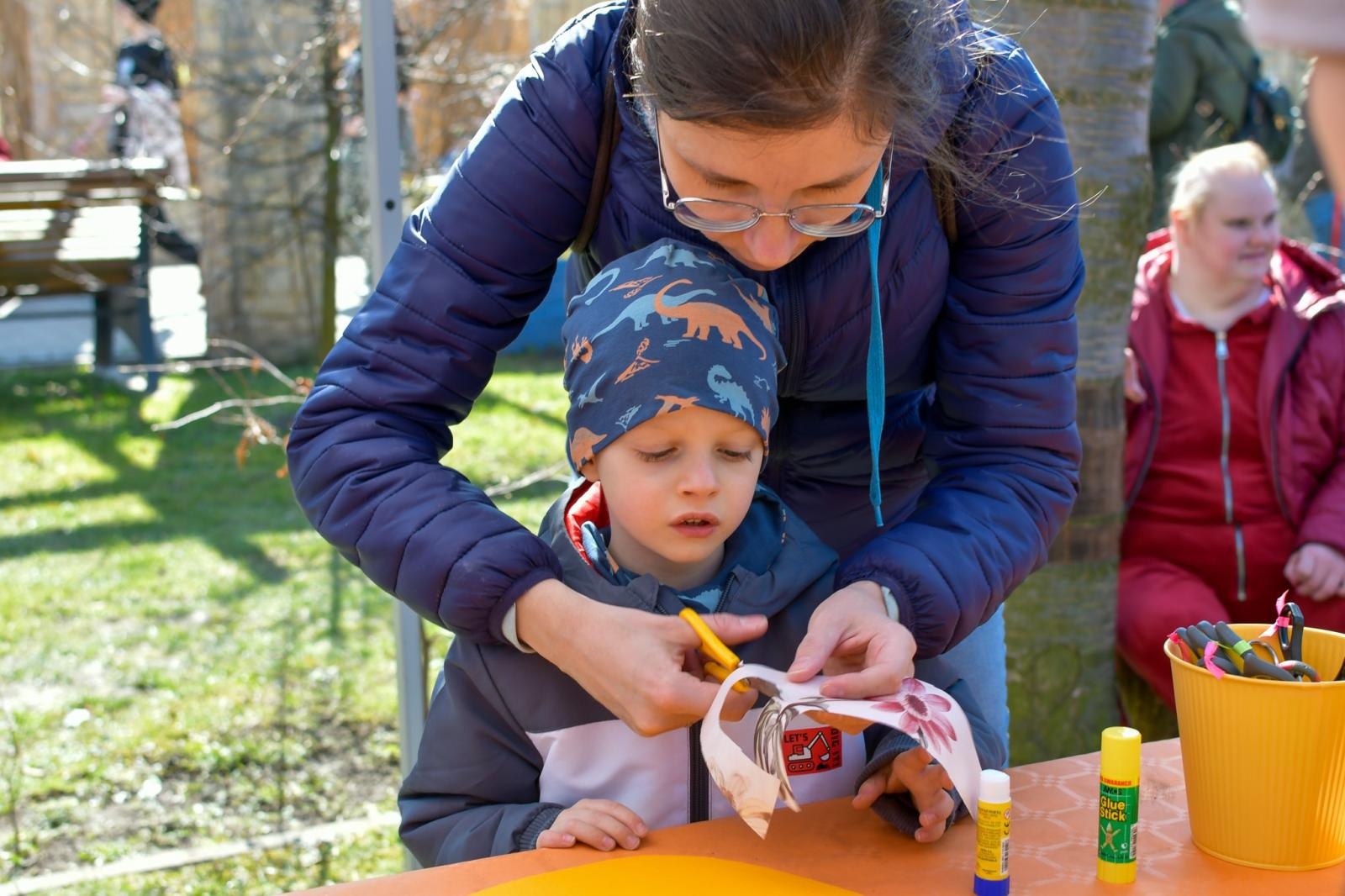 Zdjęcie w galerii na portalu naszraciborz.pl: Piknik na powitanie wiosny w Raciborzu. Gwarno i kolorowo w parku Jordanowskim [FOTO i WIDEO] wiadomości z regionu