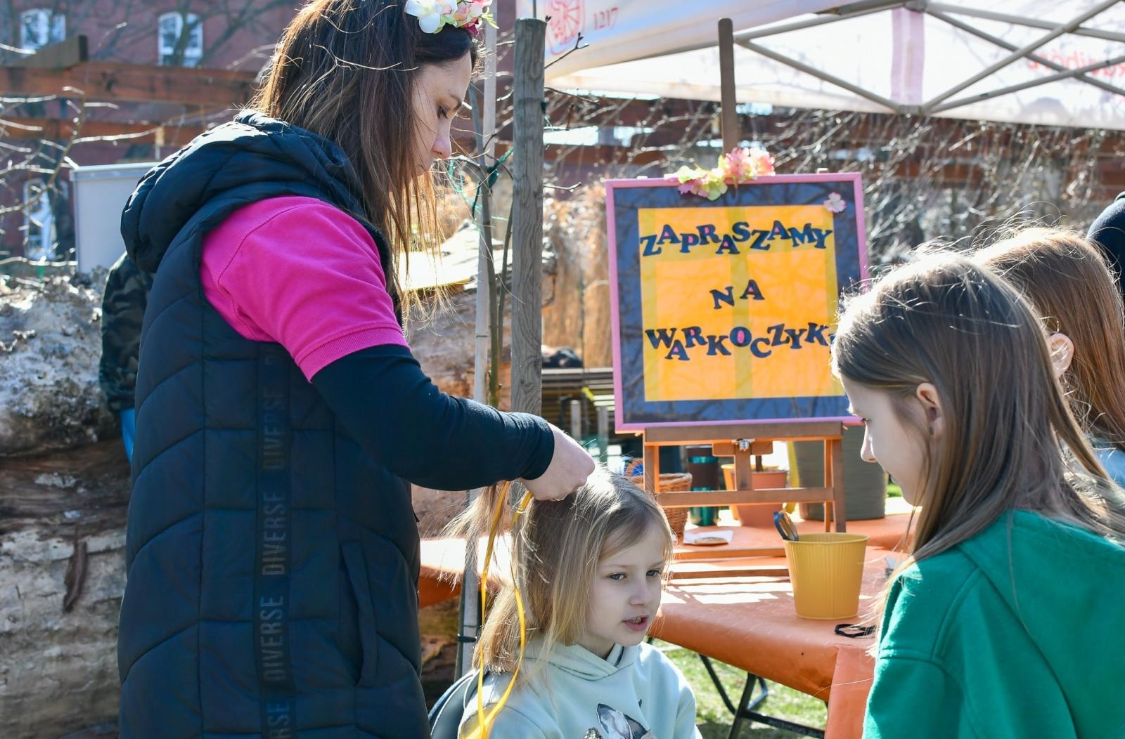 Zdjęcie w galerii na portalu naszraciborz.pl: Piknik na powitanie wiosny w Raciborzu. Gwarno i kolorowo w parku Jordanowskim [FOTO i WIDEO] wiadomości z regionu