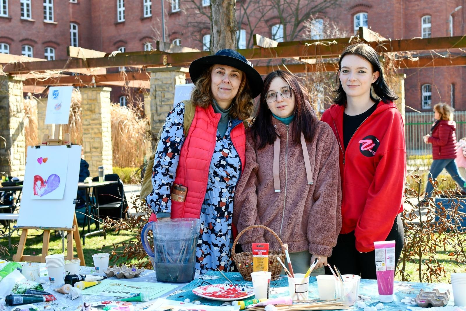 Zdjęcie w galerii na portalu naszraciborz.pl: Piknik na powitanie wiosny w Raciborzu. Gwarno i kolorowo w parku Jordanowskim [FOTO i WIDEO] wiadomości z regionu