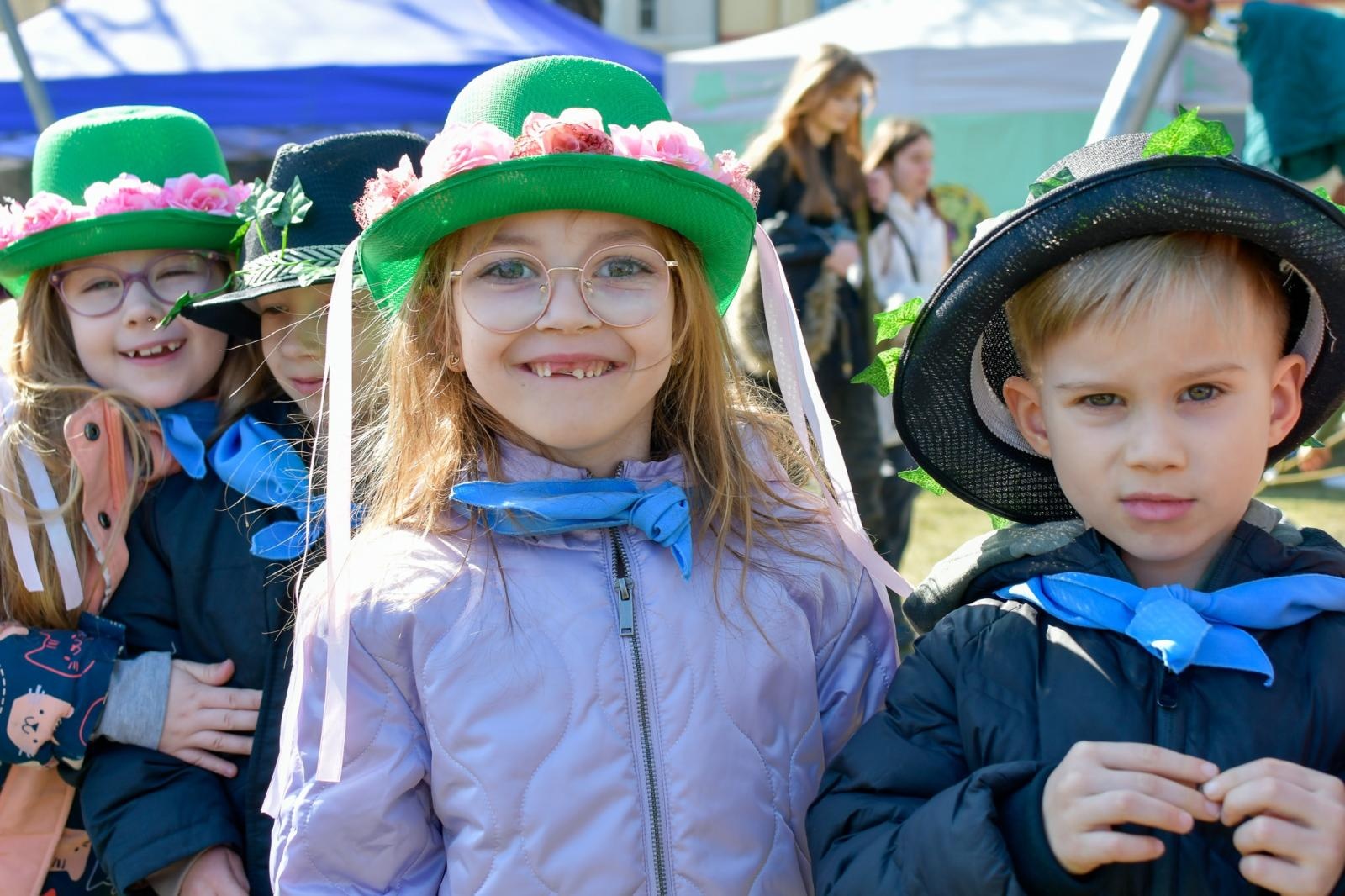 Zdjęcie w galerii na portalu naszraciborz.pl: Piknik na powitanie wiosny w Raciborzu. Gwarno i kolorowo w parku Jordanowskim [FOTO i WIDEO] wiadomości z regionu
