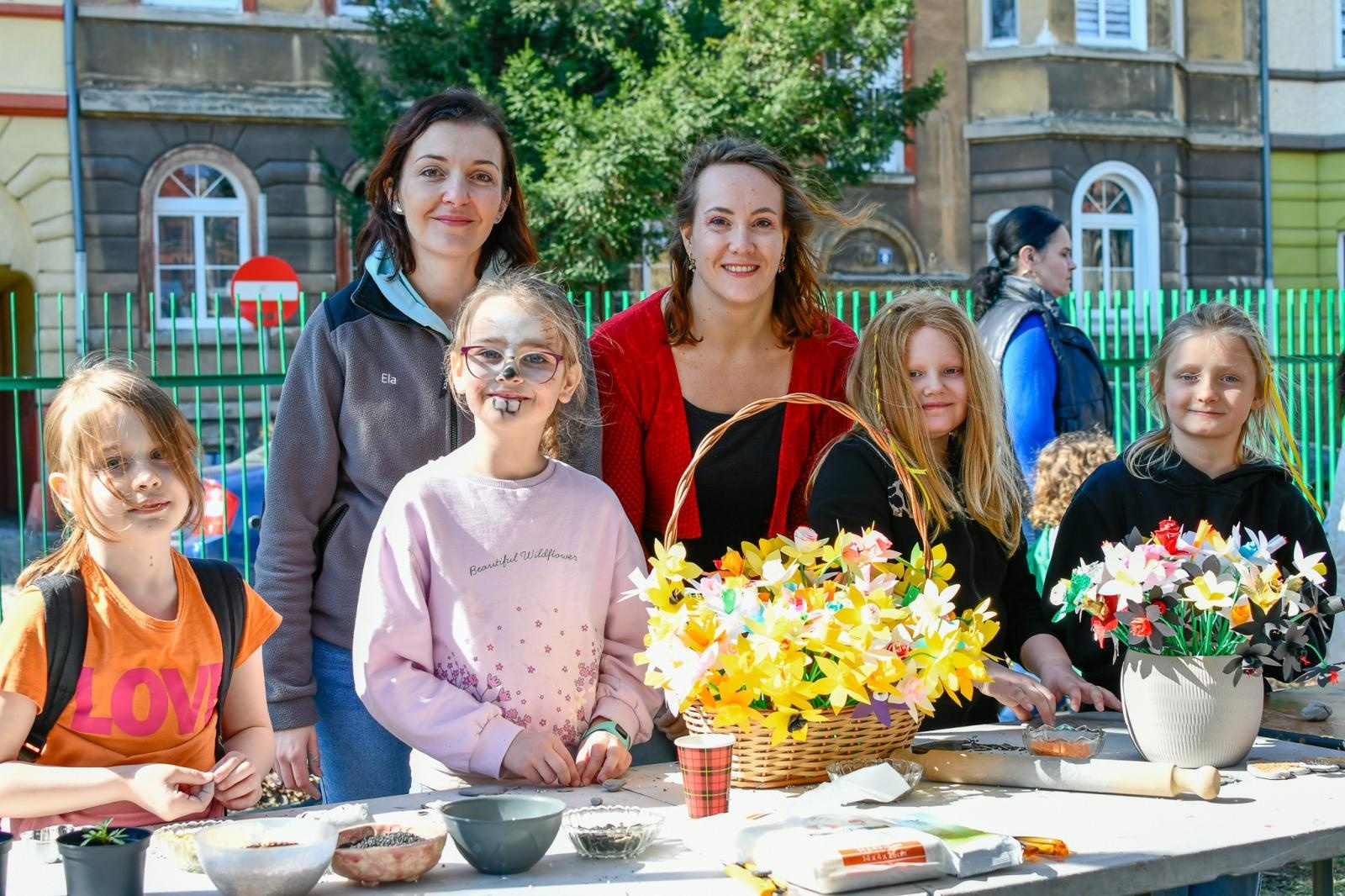 Zdjęcie w galerii na portalu naszraciborz.pl: Piknik na powitanie wiosny w Raciborzu. Gwarno i kolorowo w parku Jordanowskim [FOTO i WIDEO] wiadomości z regionu