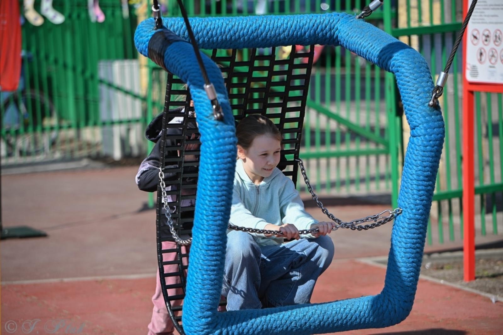 Zdjęcie w galerii na portalu naszraciborz.pl: Piknik na powitanie wiosny w Raciborzu. Gwarno i kolorowo w parku Jordanowskim [FOTO i WIDEO] wiadomości z regionu