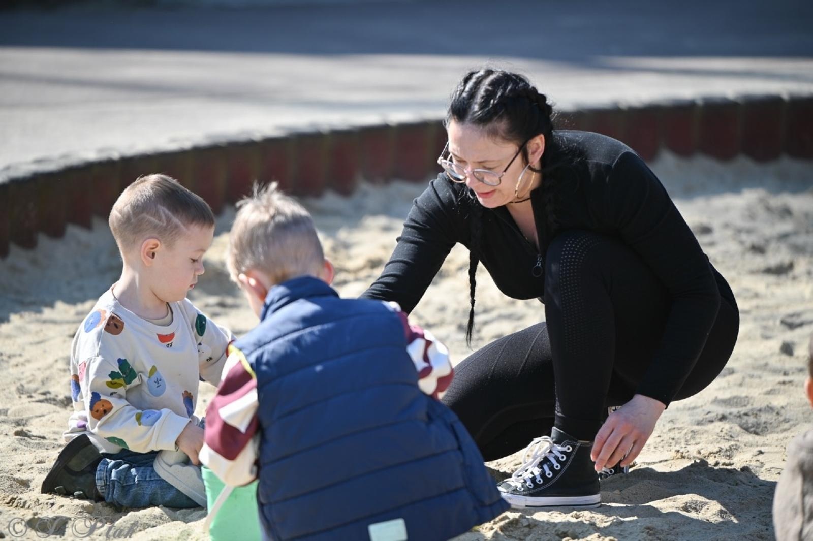 Zdjęcie w galerii na portalu naszraciborz.pl: Piknik na powitanie wiosny w Raciborzu. Gwarno i kolorowo w parku Jordanowskim [FOTO i WIDEO] wiadomości z regionu