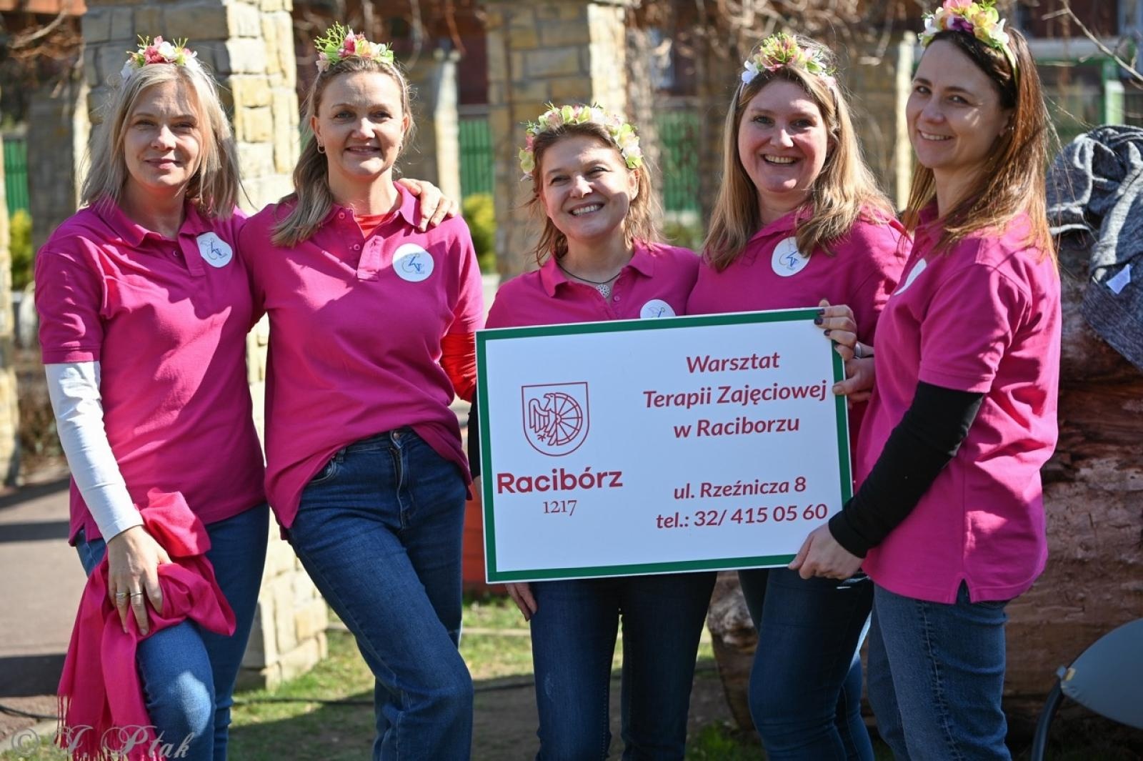 Zdjęcie w galerii na portalu naszraciborz.pl: Piknik na powitanie wiosny w Raciborzu. Gwarno i kolorowo w parku Jordanowskim [FOTO i WIDEO] wiadomości z regionu