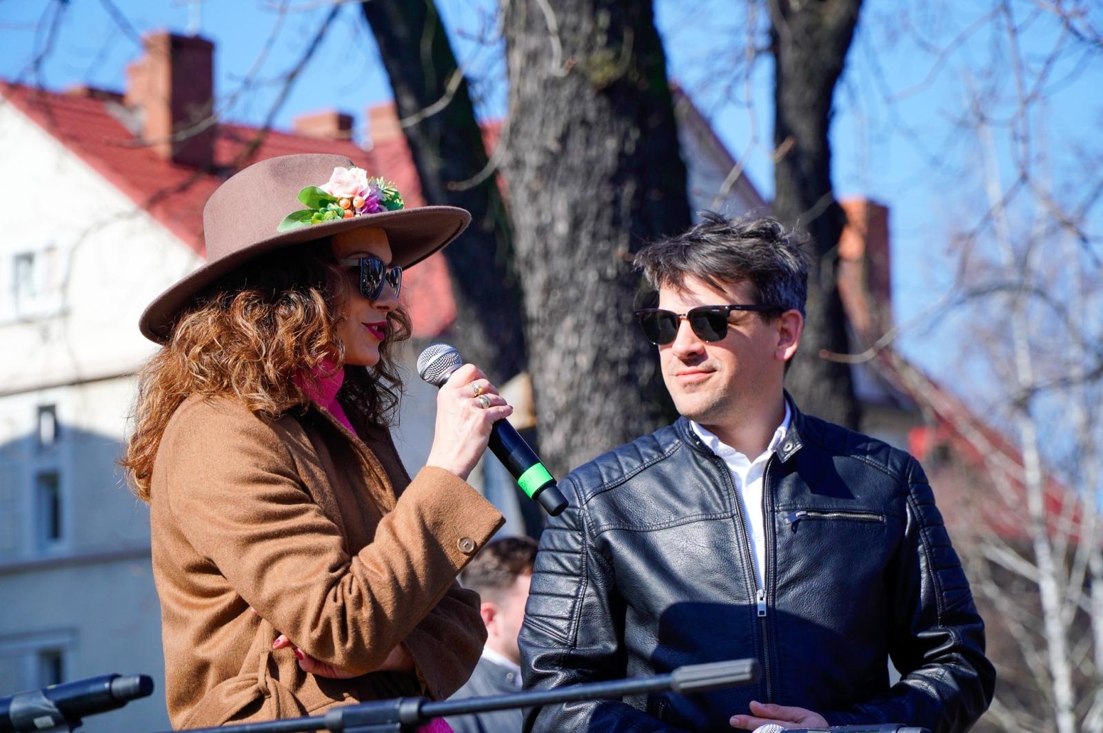Zdjęcie w galerii na portalu naszraciborz.pl: Piknik na powitanie wiosny w Raciborzu. Gwarno i kolorowo w parku Jordanowskim [FOTO i WIDEO] wiadomości z regionu