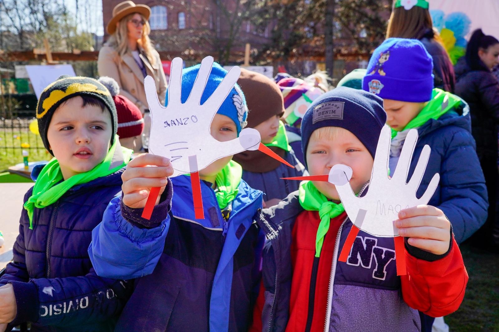 Zdjęcie w galerii na portalu naszraciborz.pl: Piknik na powitanie wiosny w Raciborzu. Gwarno i kolorowo w parku Jordanowskim [FOTO i WIDEO] wiadomości z regionu