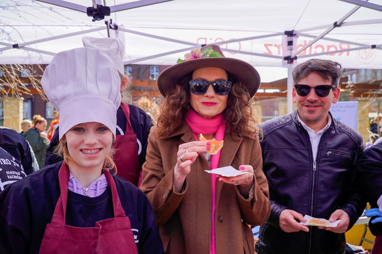 Zdjęcie w galerii na portalu naszraciborz.pl: Piknik na powitanie wiosny w Raciborzu. Gwarno i kolorowo w parku Jordanowskim [FOTO i WIDEO] wiadomości z regionu