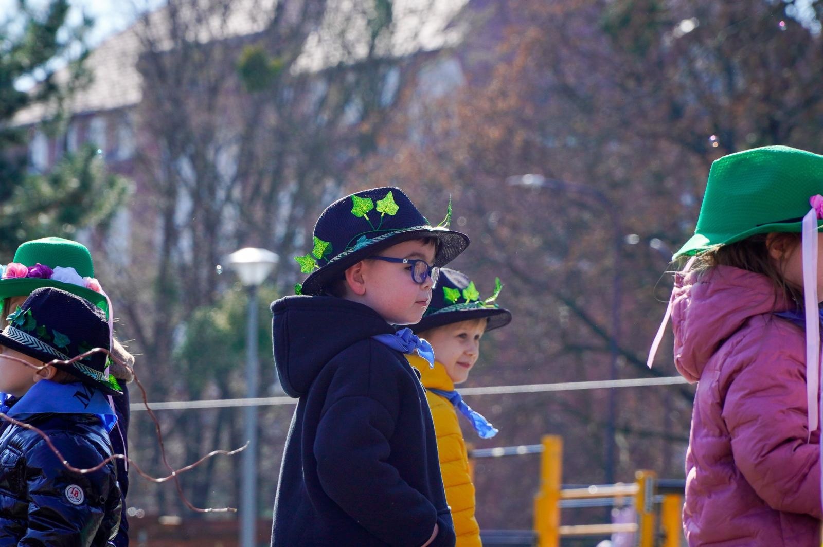 Zdjęcie w galerii na portalu naszraciborz.pl: Piknik na powitanie wiosny w Raciborzu. Gwarno i kolorowo w parku Jordanowskim [FOTO i WIDEO] wiadomości z regionu