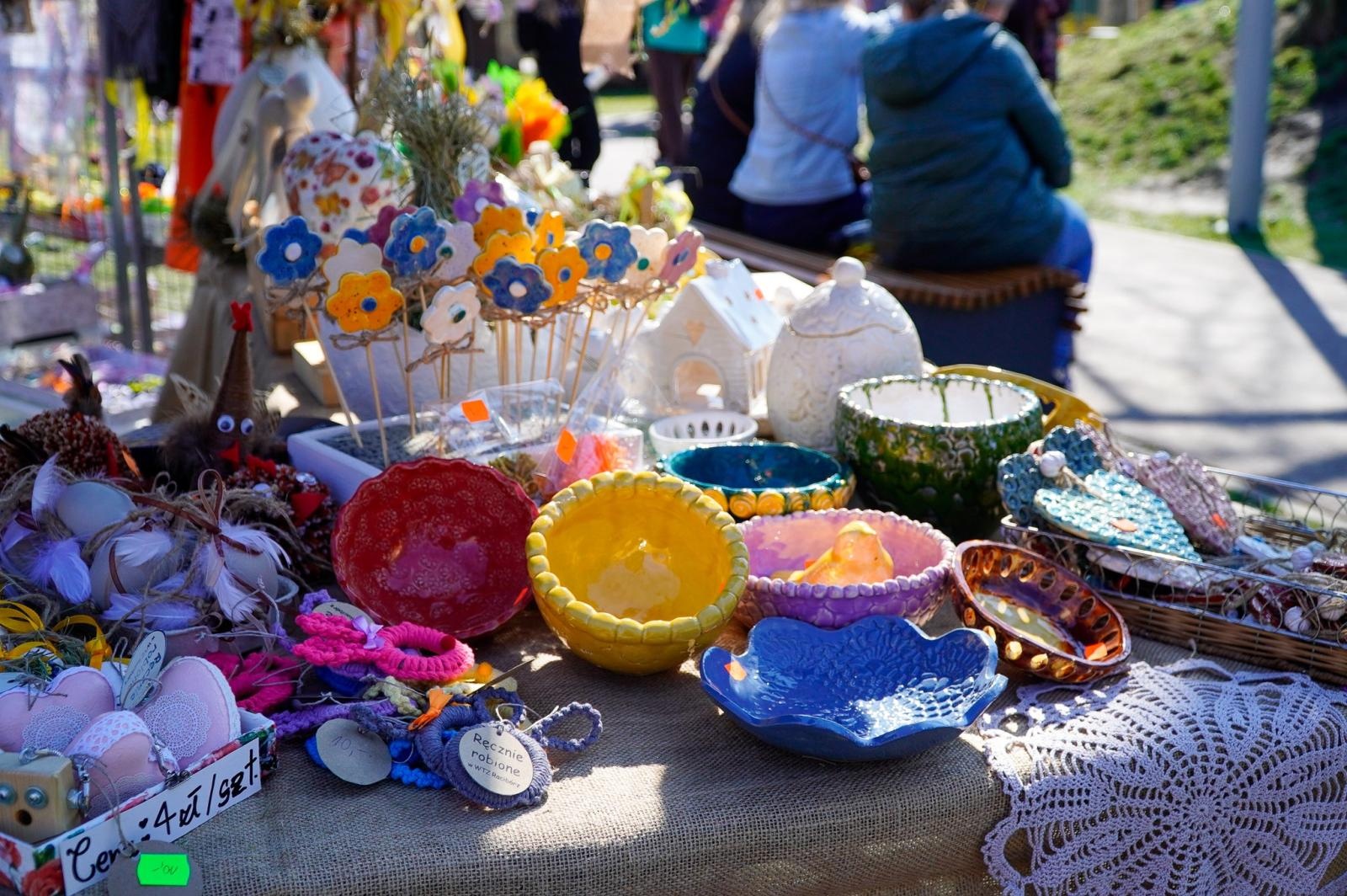 Zdjęcie w galerii na portalu naszraciborz.pl: Piknik na powitanie wiosny w Raciborzu. Gwarno i kolorowo w parku Jordanowskim [FOTO i WIDEO] wiadomości z regionu