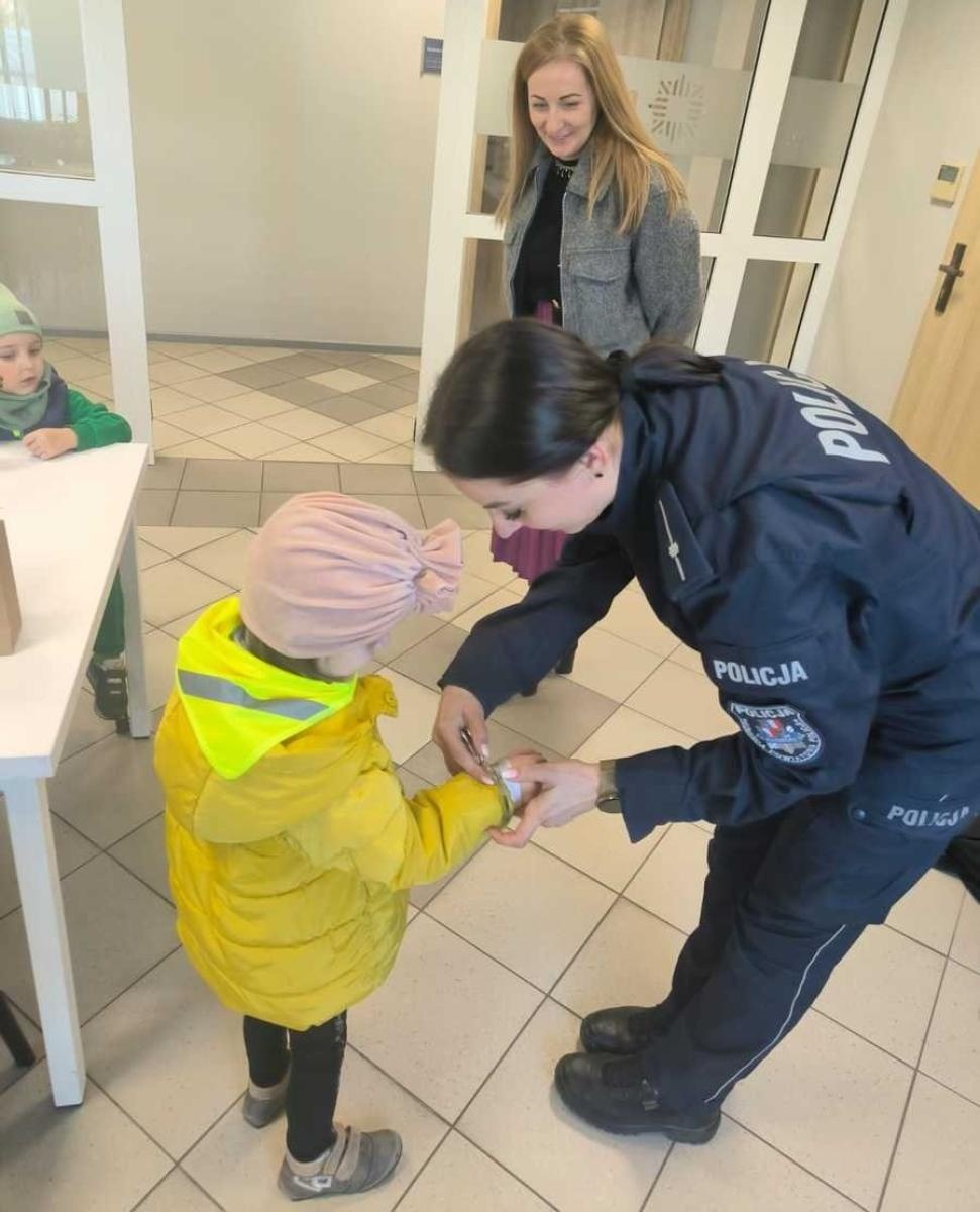 Zdjęcie w galerii na portalu naszraciborz.pl: Wiosenne odwiedziny policjantów z Pietrowic Wielkich wiadomości z regionu