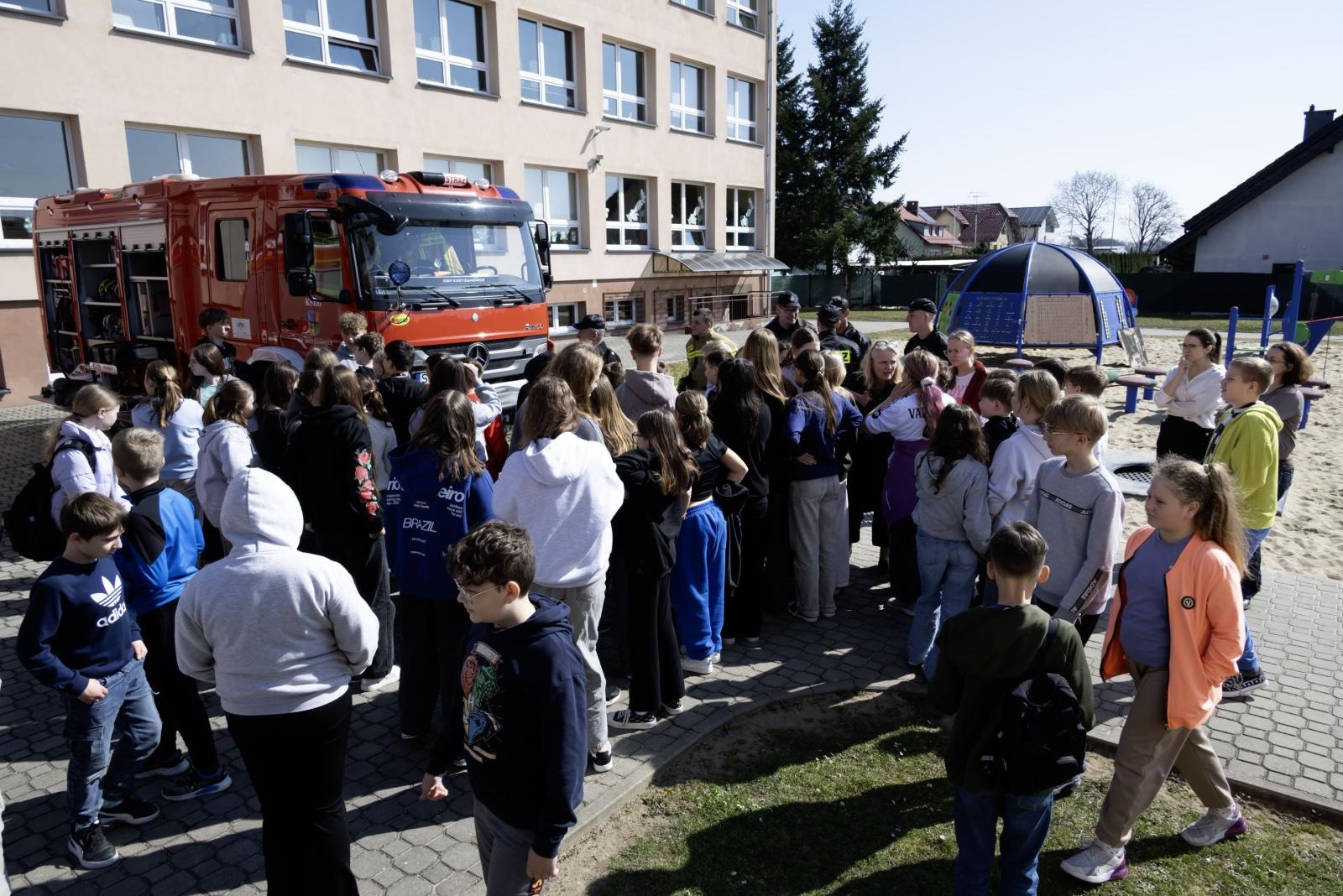 Zdjęcie w galerii na portalu naszraciborz.pl: Bezpieczne wagary na wsi – Gminny Dzień Bezpieczeństwa w Krzyżanowicach wiadomości z regionu