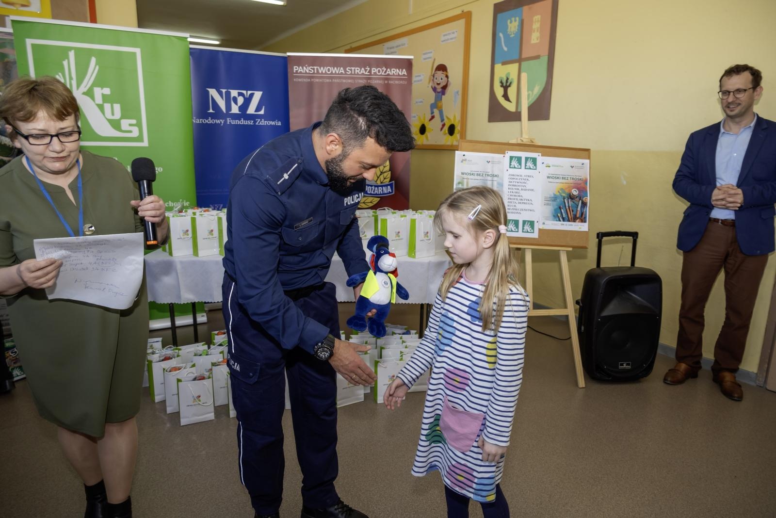 Zdjęcie w galerii na portalu naszraciborz.pl: Bezpieczne wagary na wsi – Gminny Dzień Bezpieczeństwa w Krzyżanowicach wiadomości z regionu