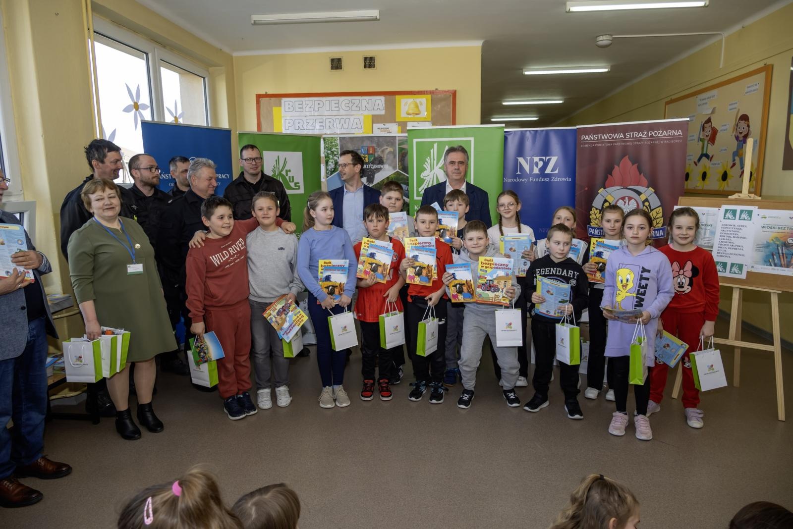 Zdjęcie w galerii na portalu naszraciborz.pl: Bezpieczne wagary na wsi – Gminny Dzień Bezpieczeństwa w Krzyżanowicach wiadomości z regionu